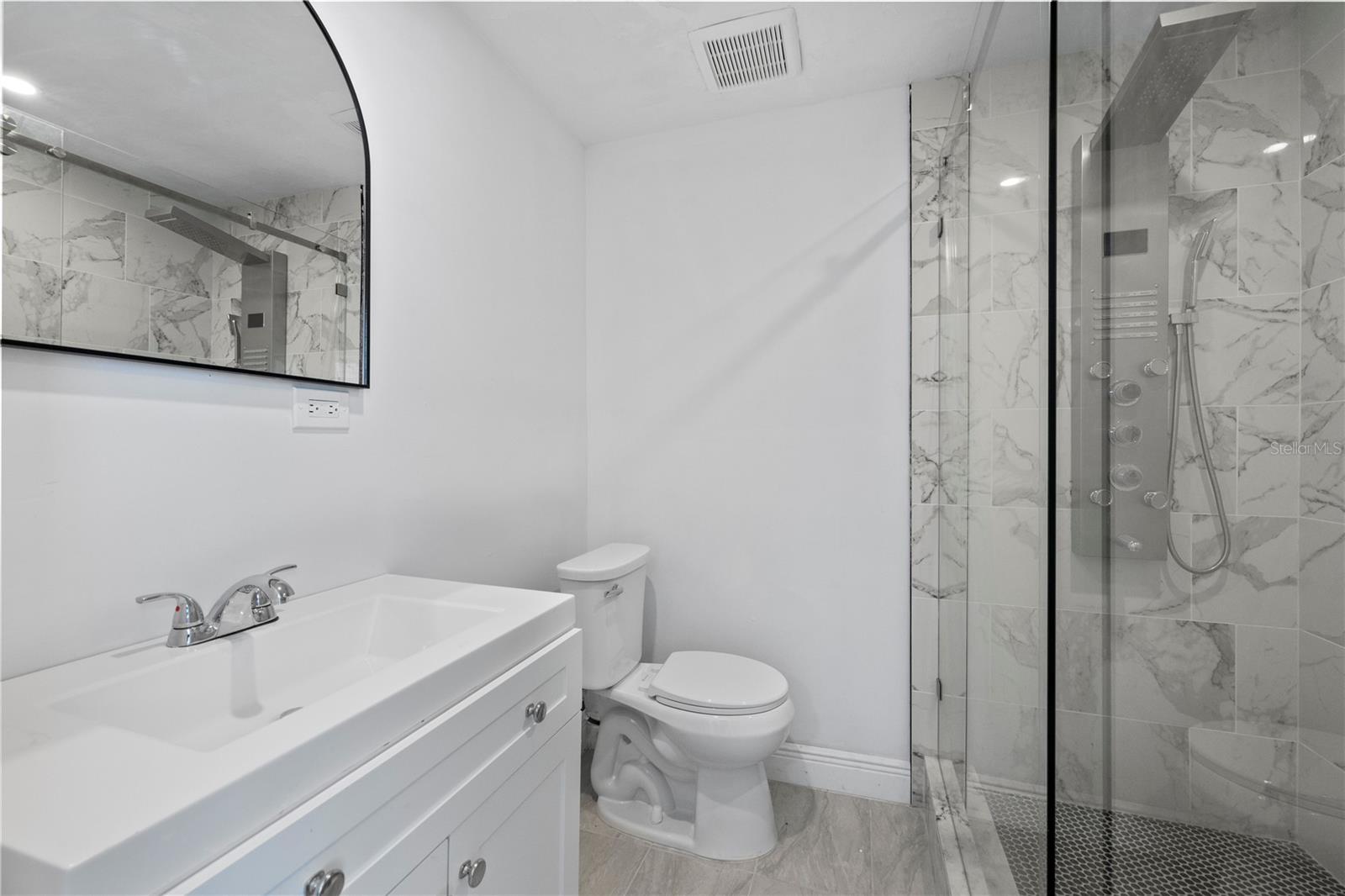 Listing photo id 20 for 10730 Premier Avenue