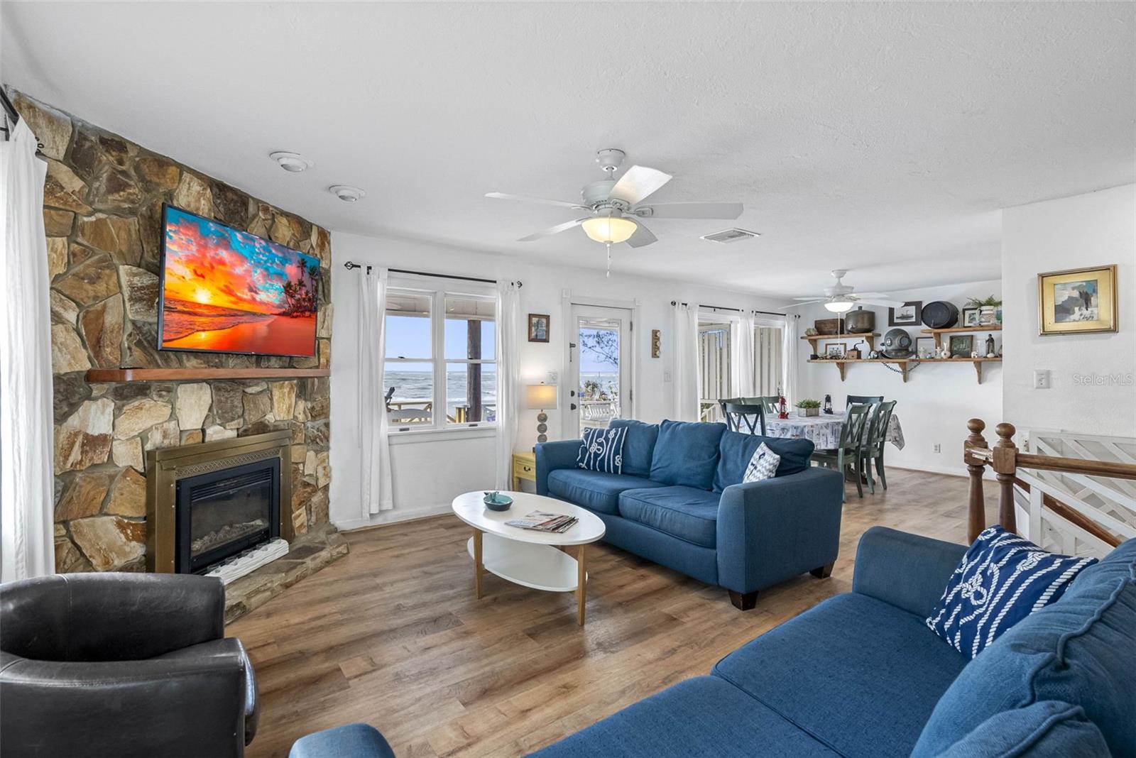 Listing photo id 20 for 12458 1st Street W