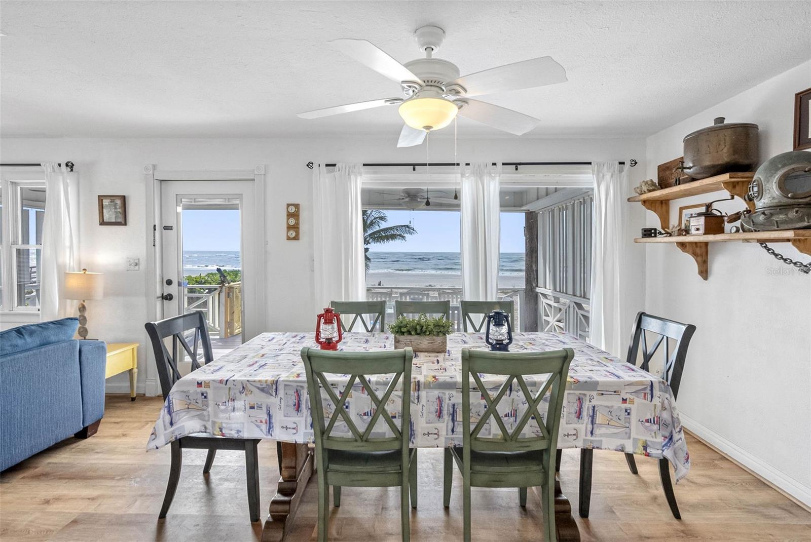 Listing photo id 25 for 12458 1st Street W
