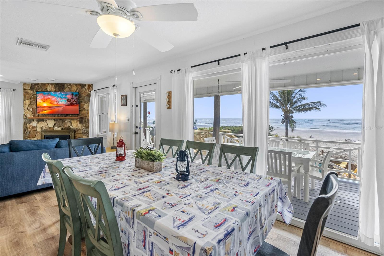 Listing photo id 26 for 12458 1st Street W