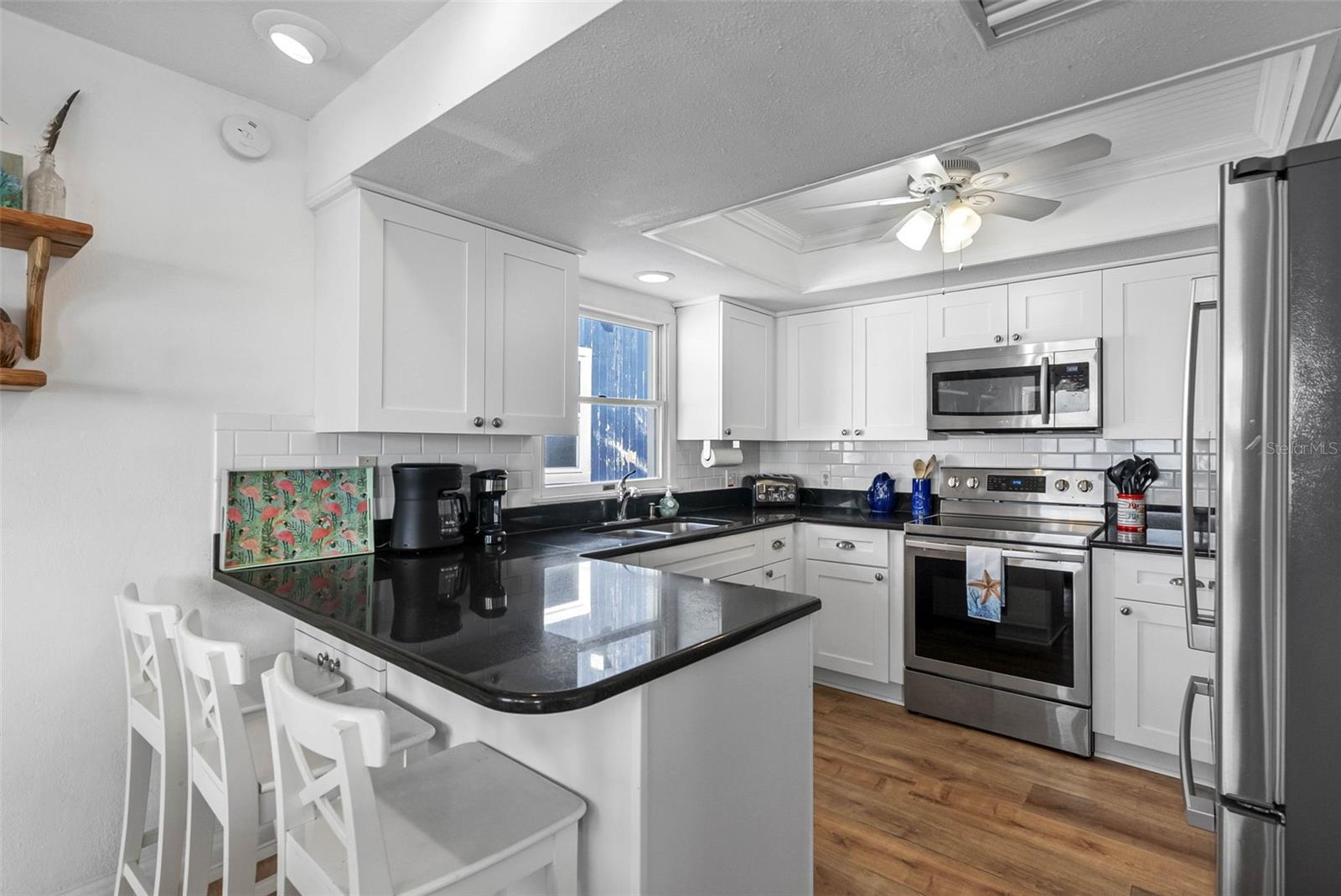 Listing photo id 29 for 12458 1st Street W