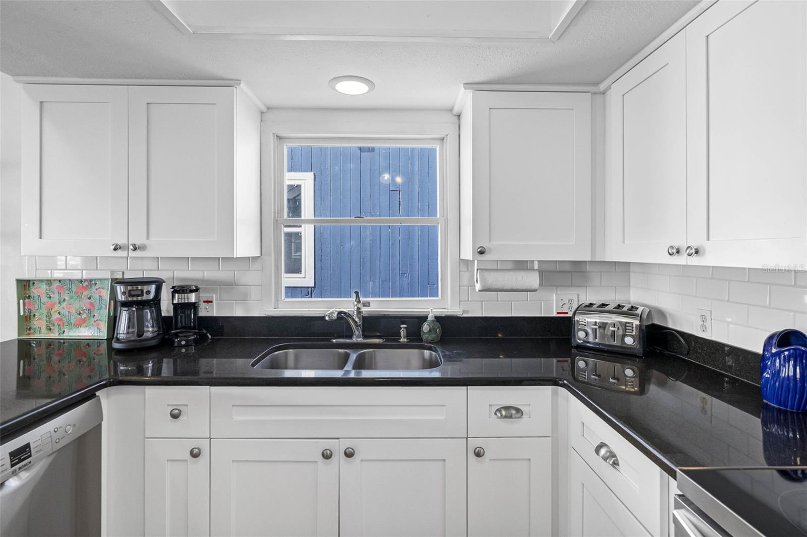 Listing photo id 31 for 12458 1st Street W