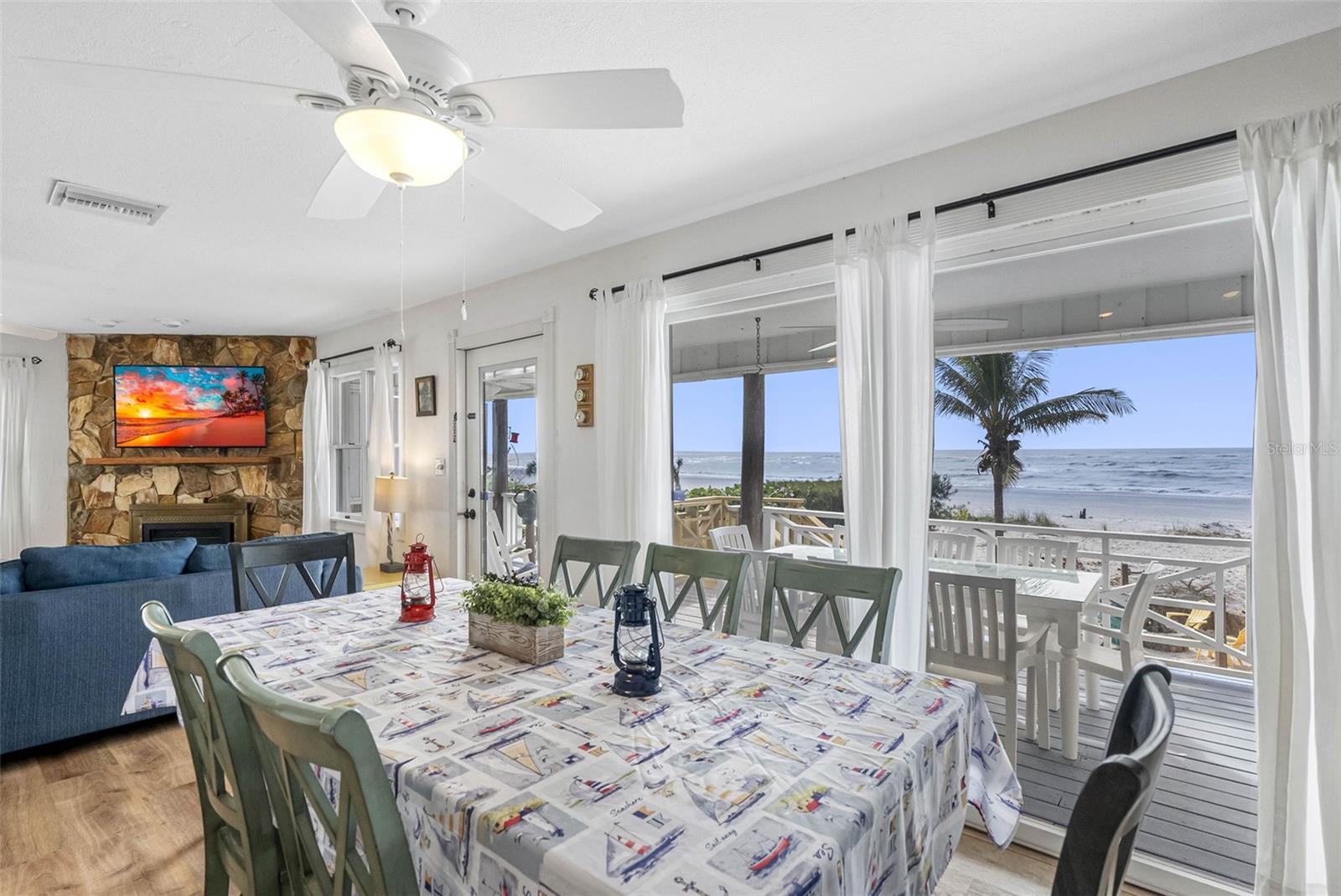 Listing photo id 36 for 12458 1st Street W