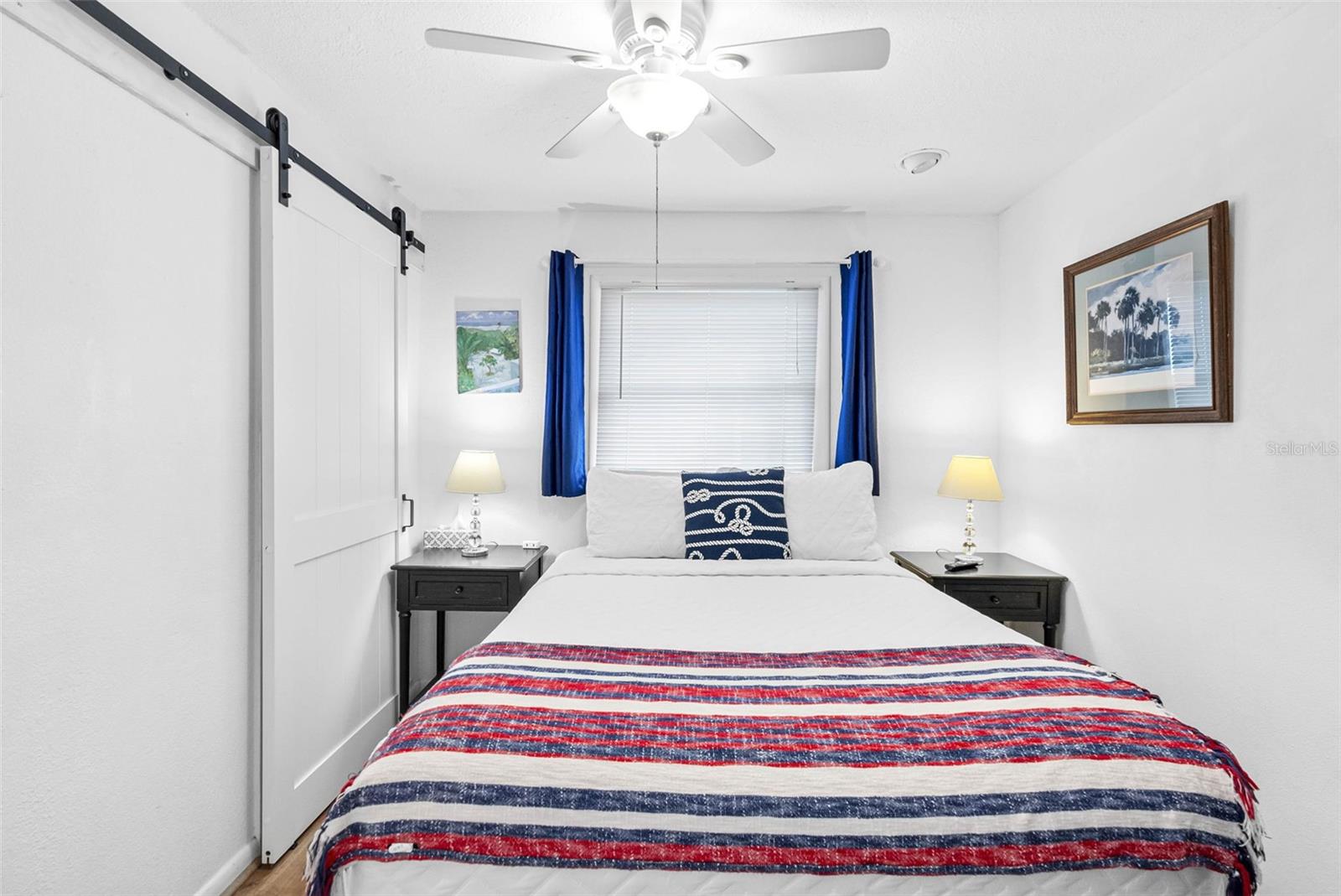Listing photo id 41 for 12458 1st Street W