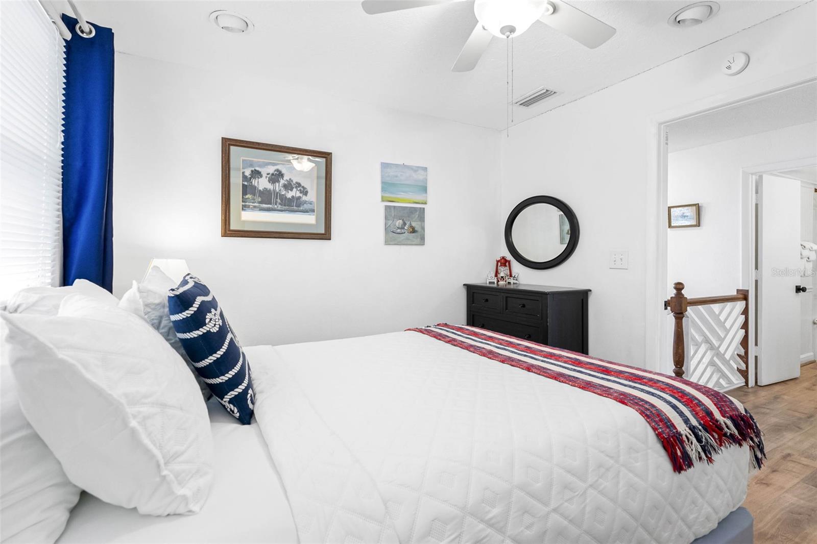 Listing photo id 42 for 12458 1st Street W