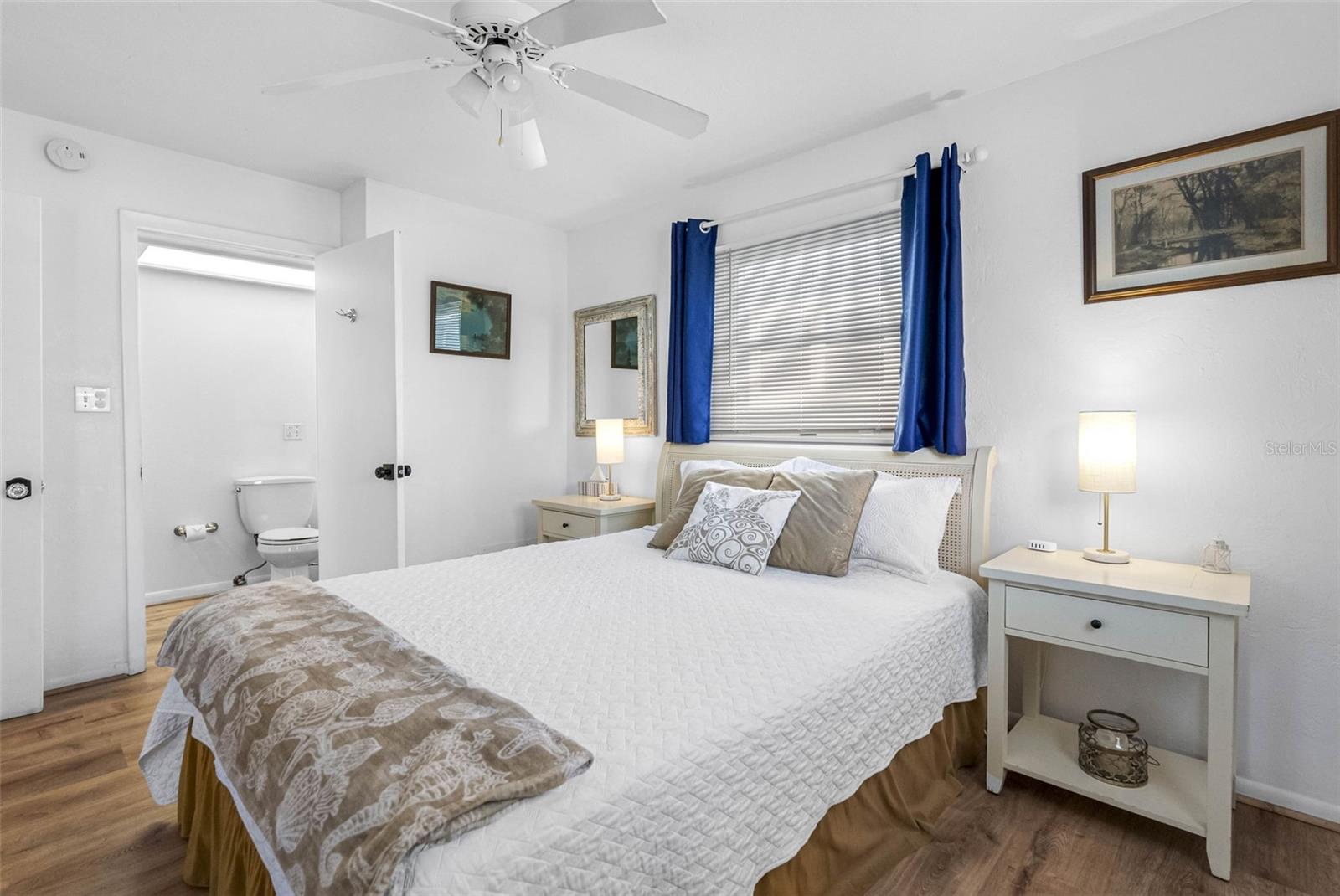 Listing photo id 45 for 12458 1st Street W