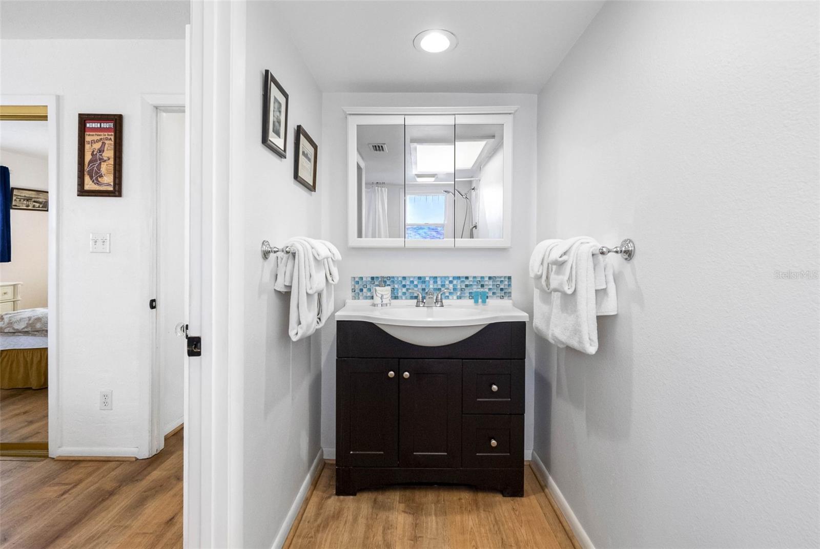 Listing photo id 47 for 12458 1st Street W