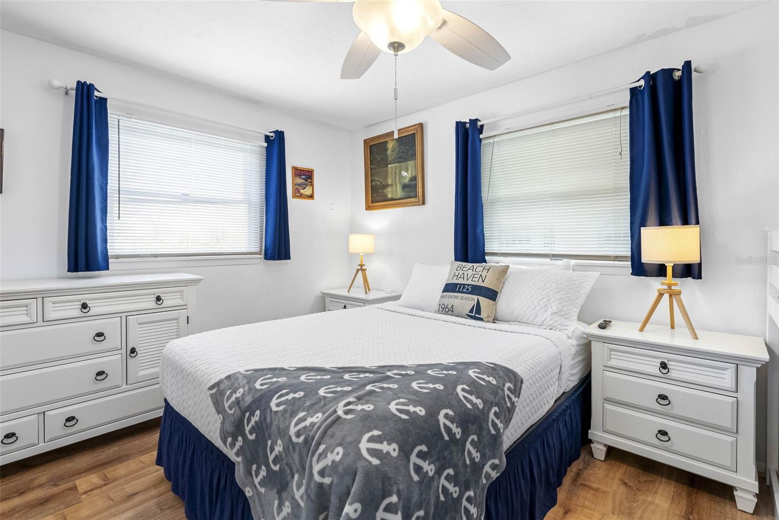 Listing photo id 50 for 12458 1st Street W