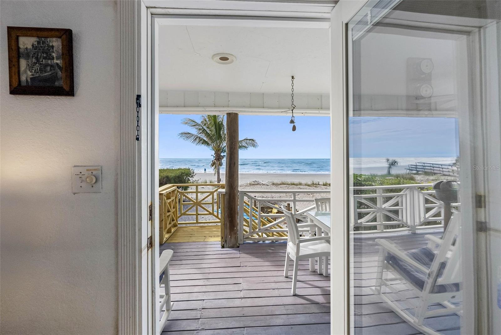 Listing photo id 54 for 12458 1st Street W
