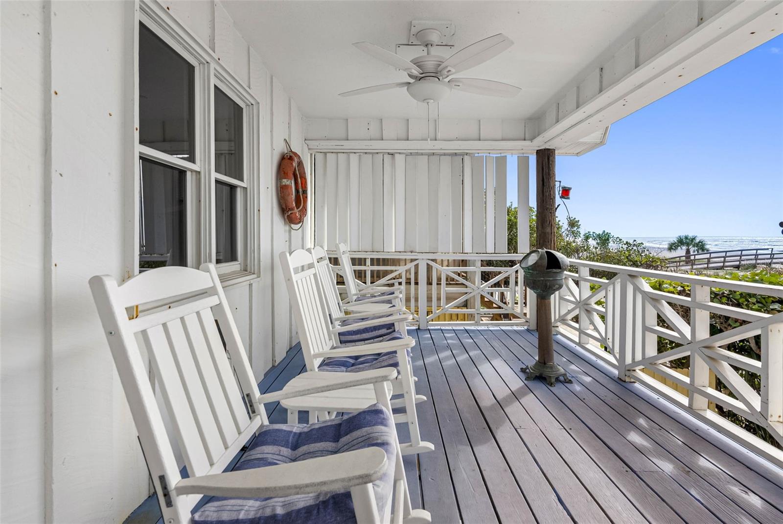 Listing photo id 56 for 12458 1st Street W