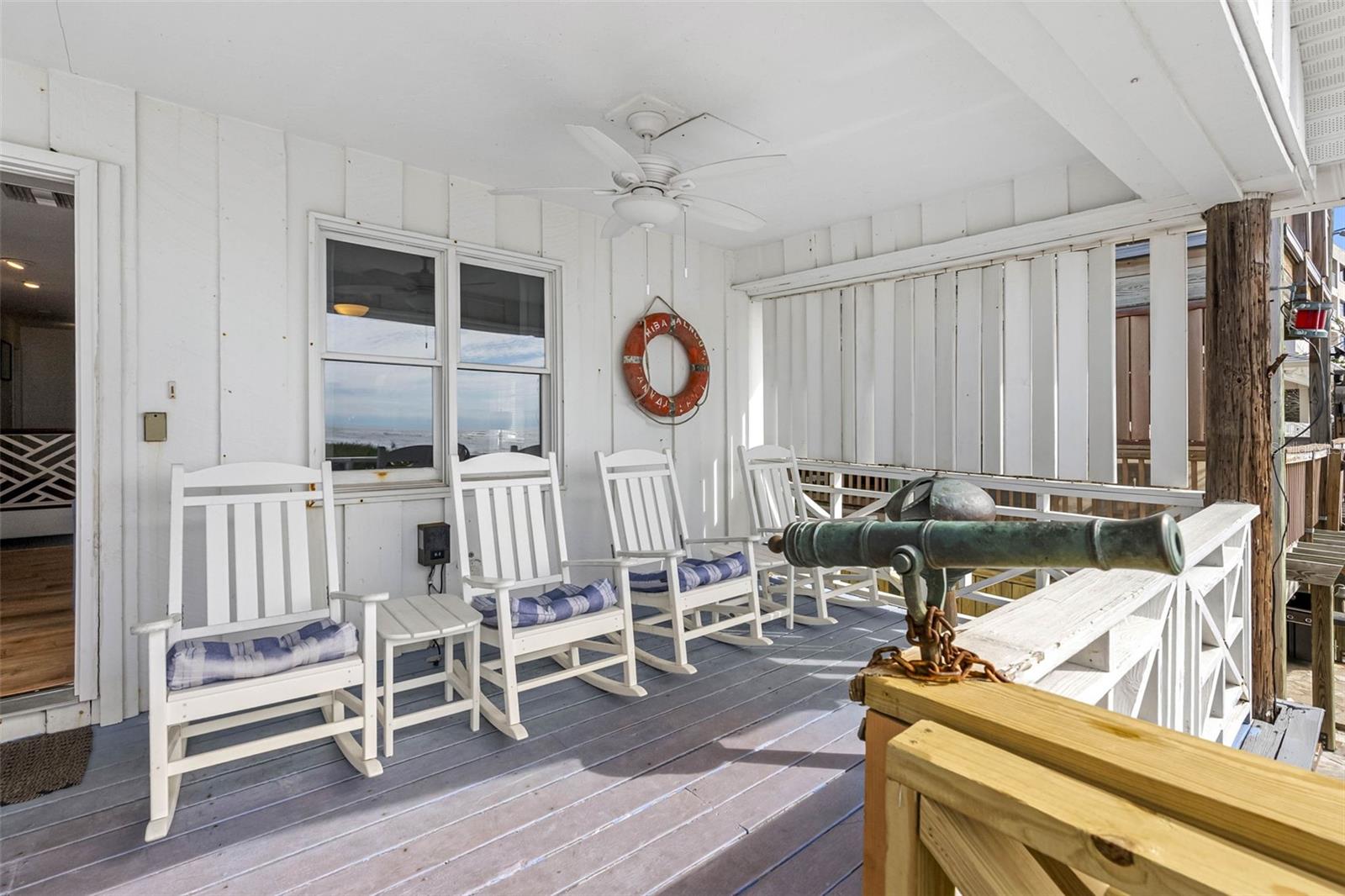 Listing photo id 59 for 12458 1st Street W