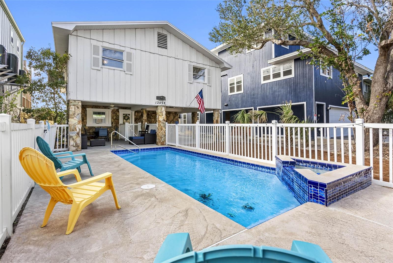 Listing photo id 64 for 12458 1st Street W