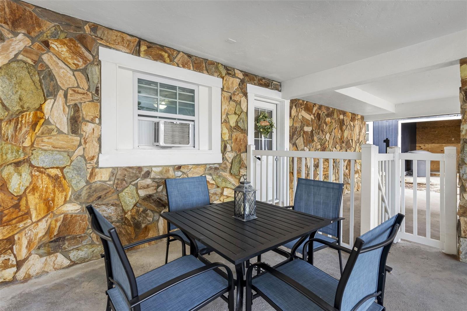 Listing photo id 66 for 12458 1st Street W
