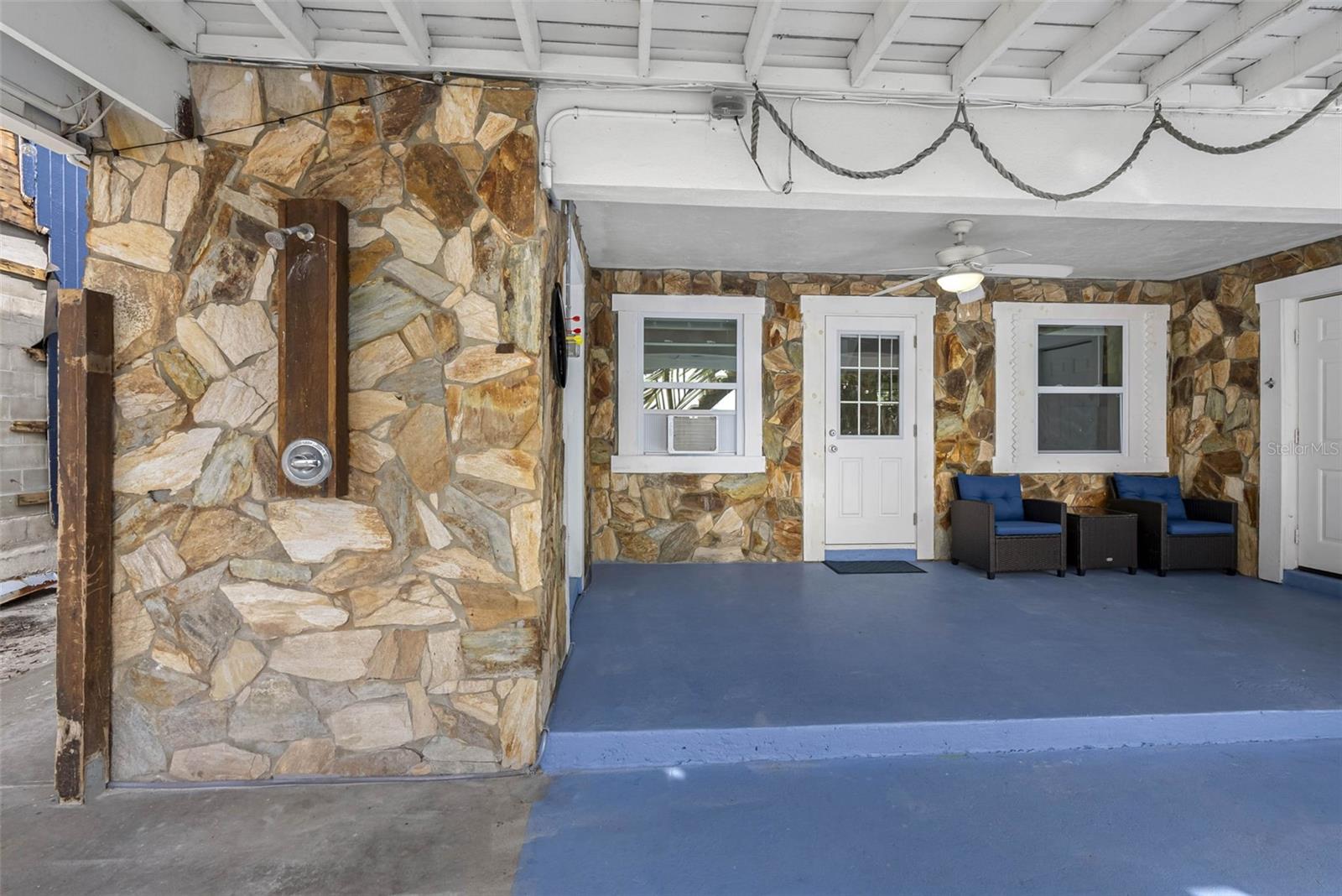 Listing photo id 72 for 12458 1st Street W