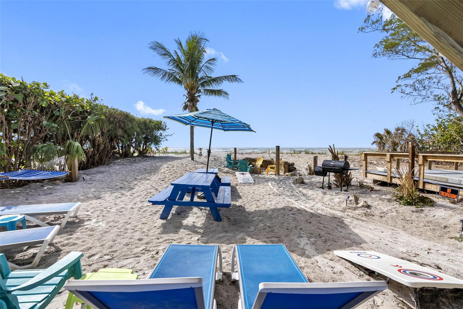 Listing photo id 77 for 12458 1st Street W