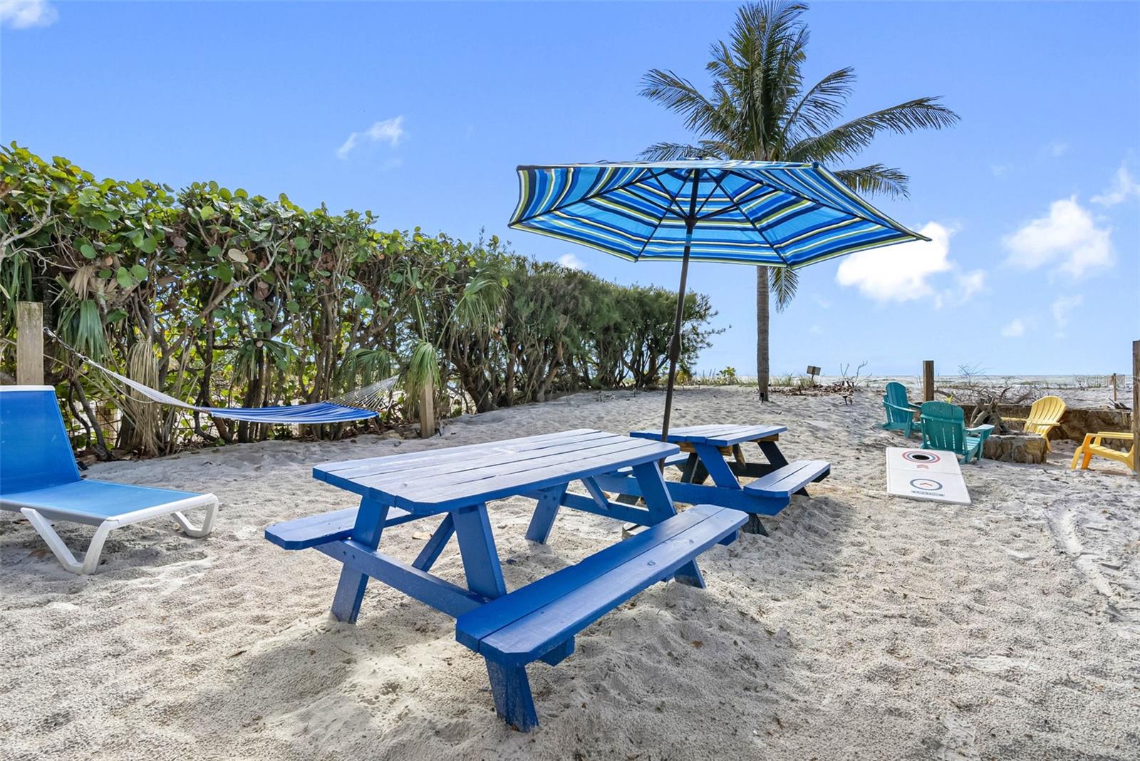 Listing photo id 81 for 12458 1st Street W