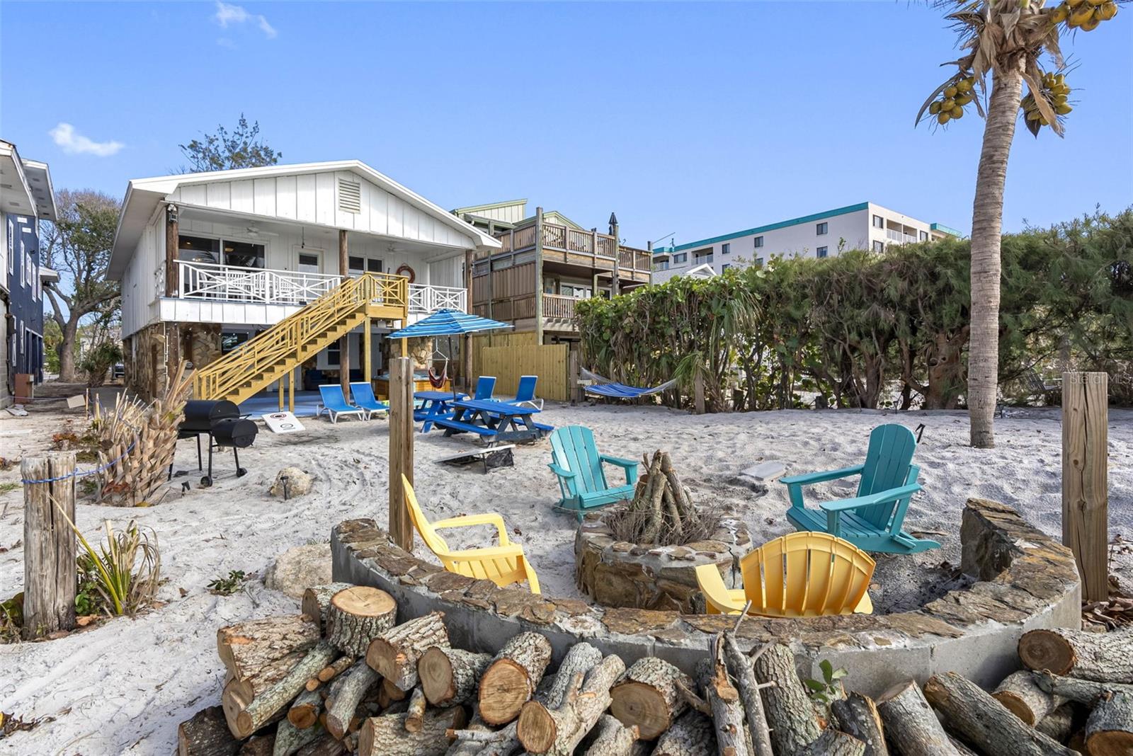 Listing photo id 85 for 12458 1st Street W