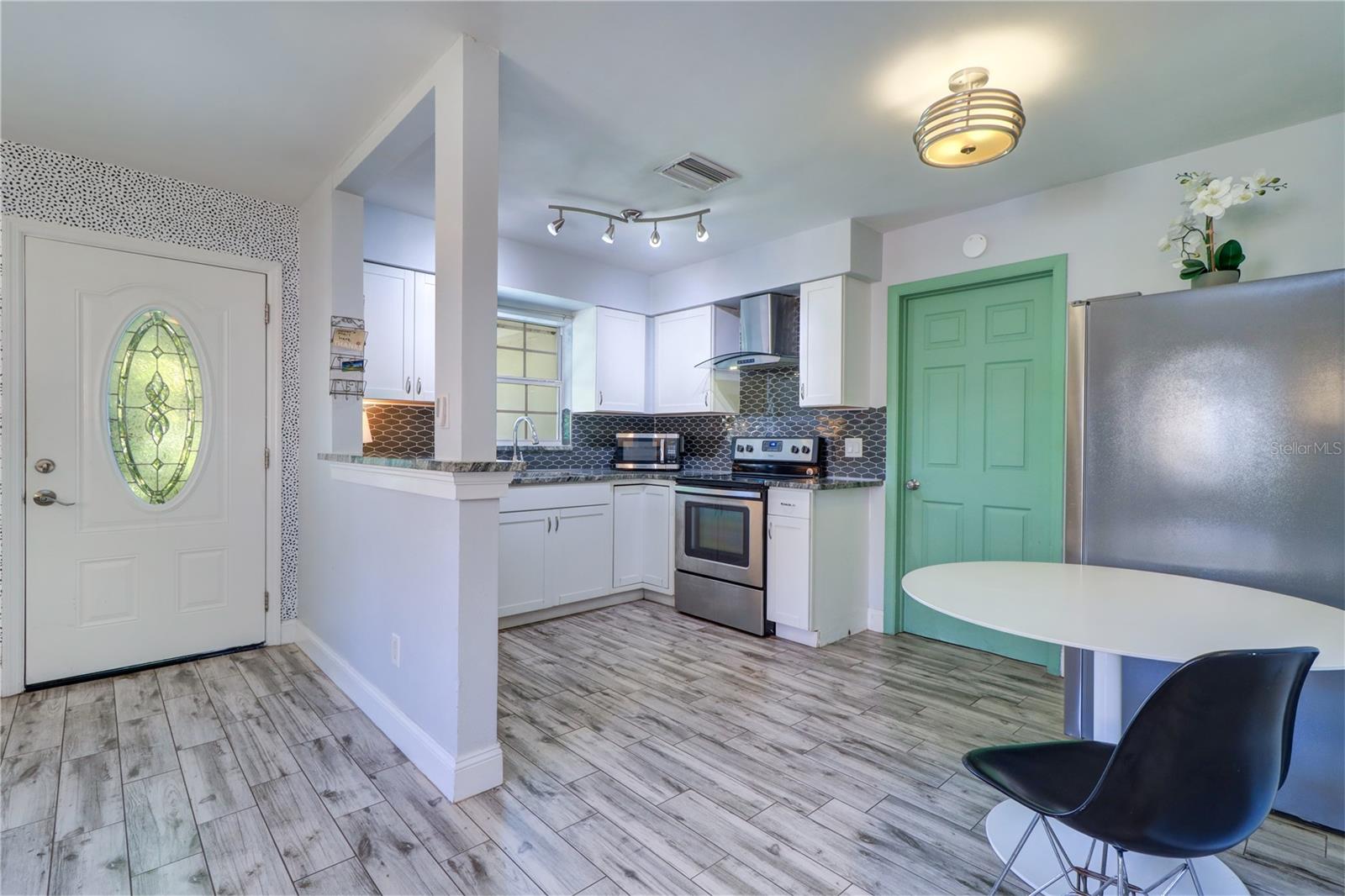 Image 10 of 21 For 3910 14th Avenue N