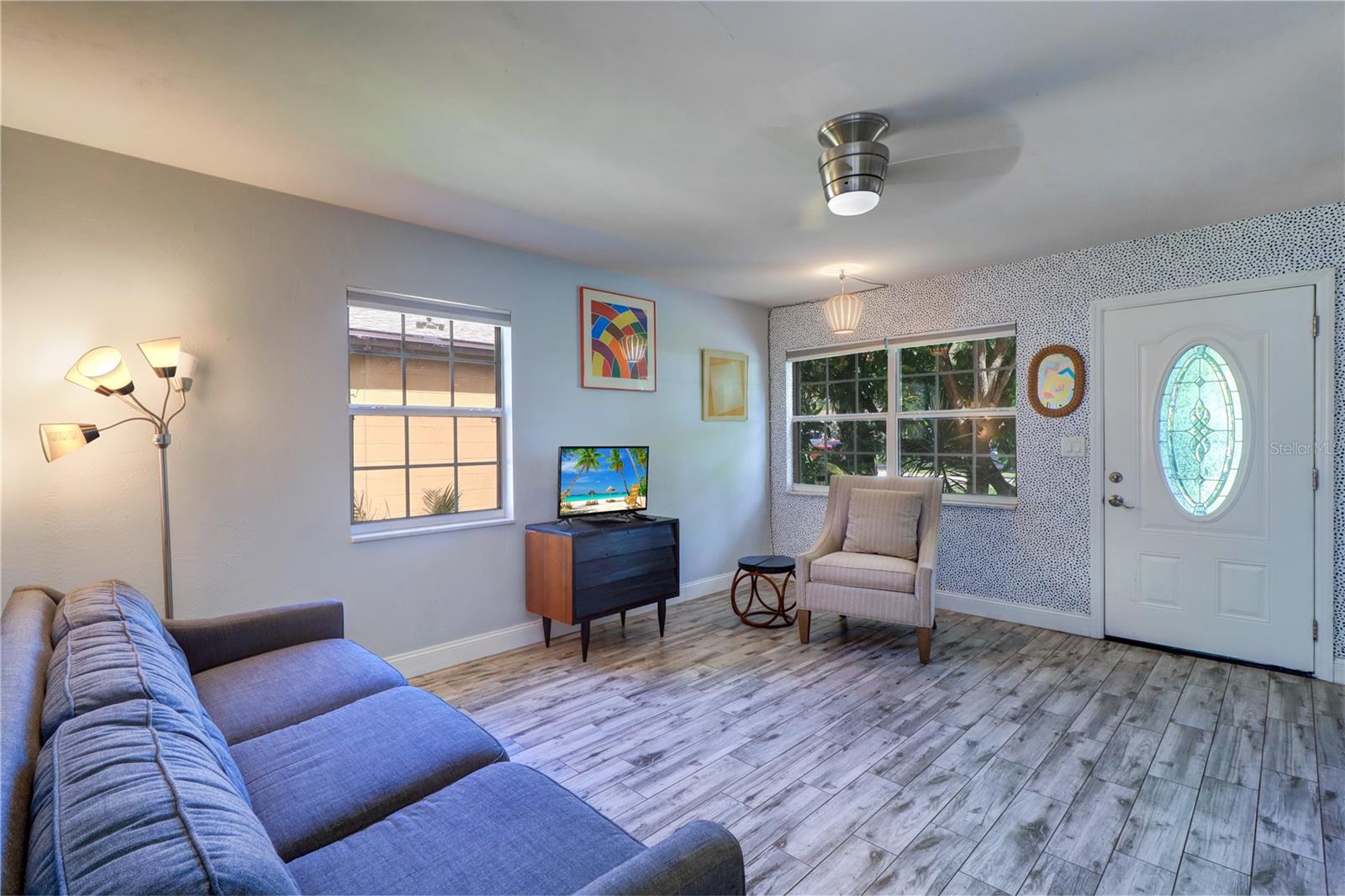Image 4 of 21 For 3910 14th Avenue N