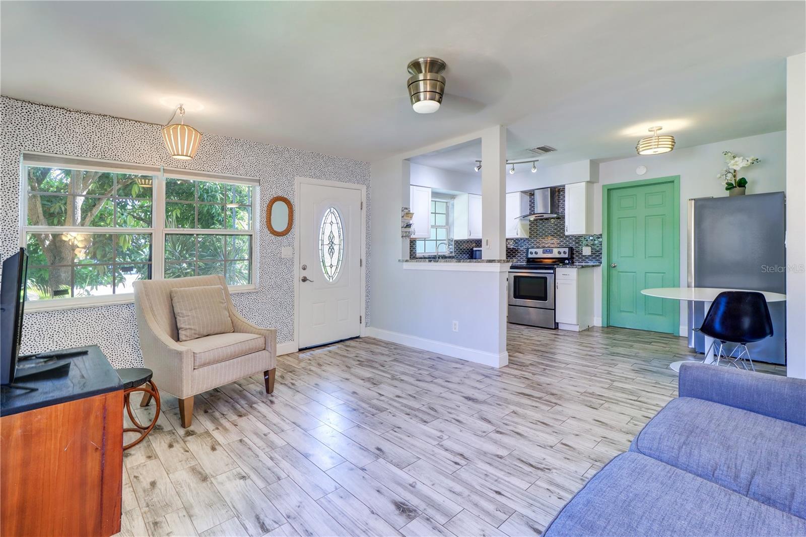 Image 8 of 21 For 3910 14th Avenue N