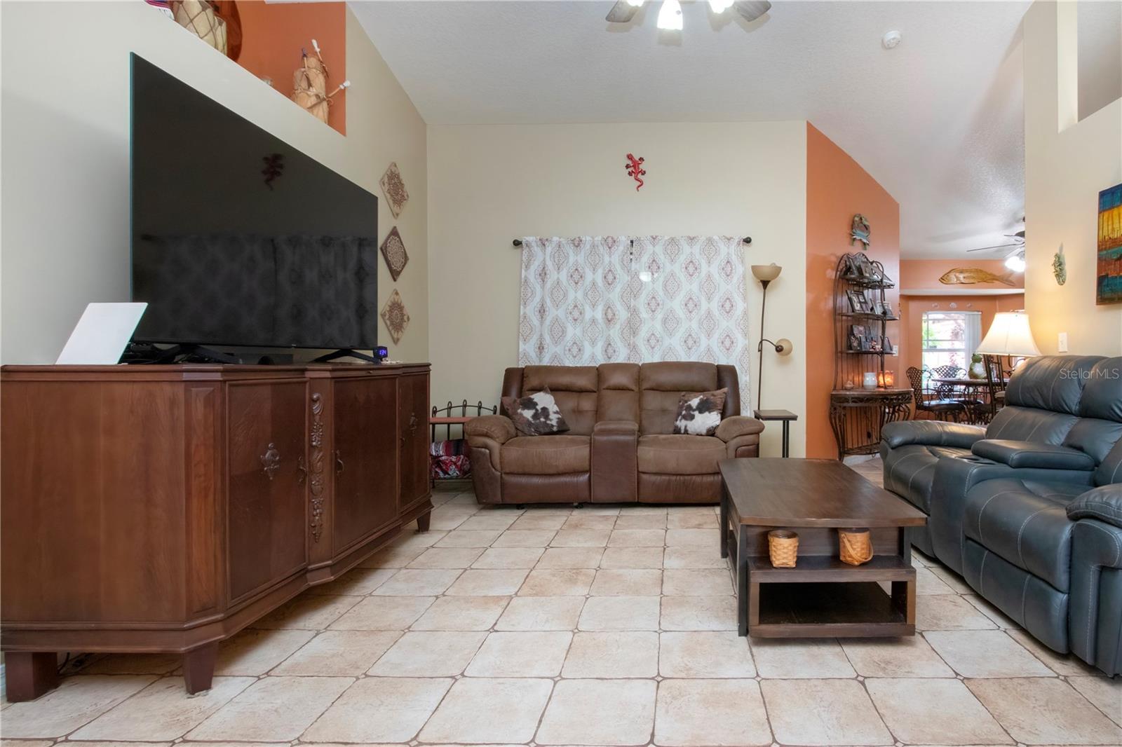 Listing photo id 12 for 408 River Bed Court