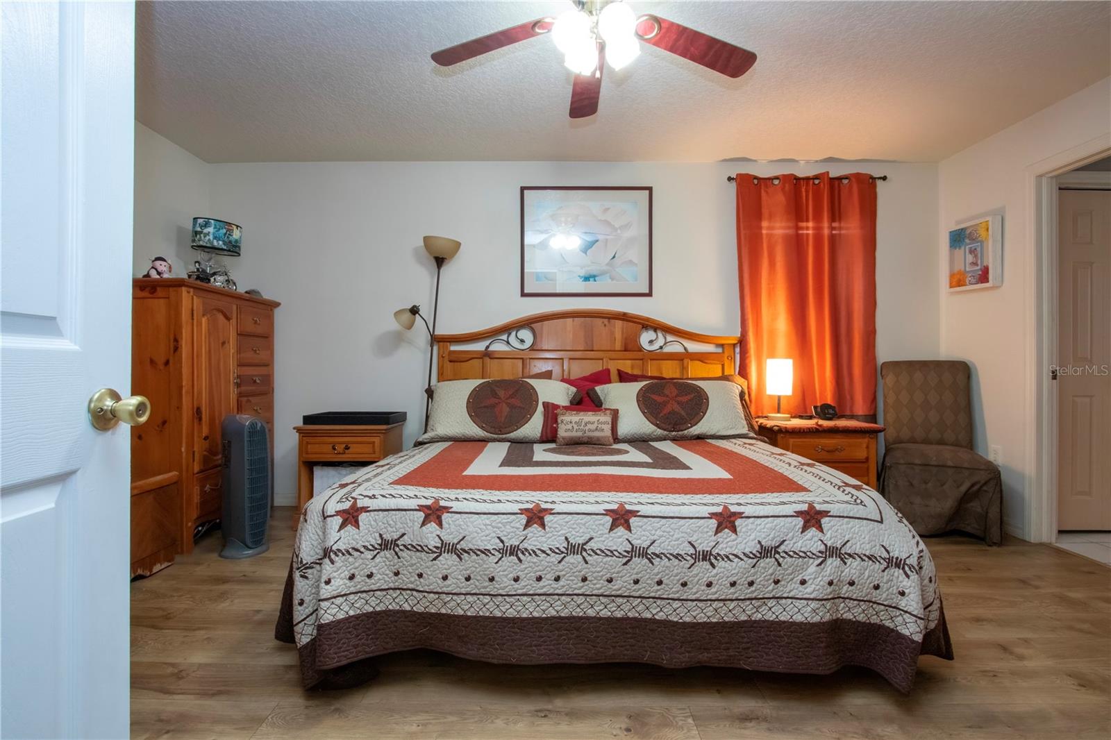 Listing photo id 25 for 408 River Bed Court