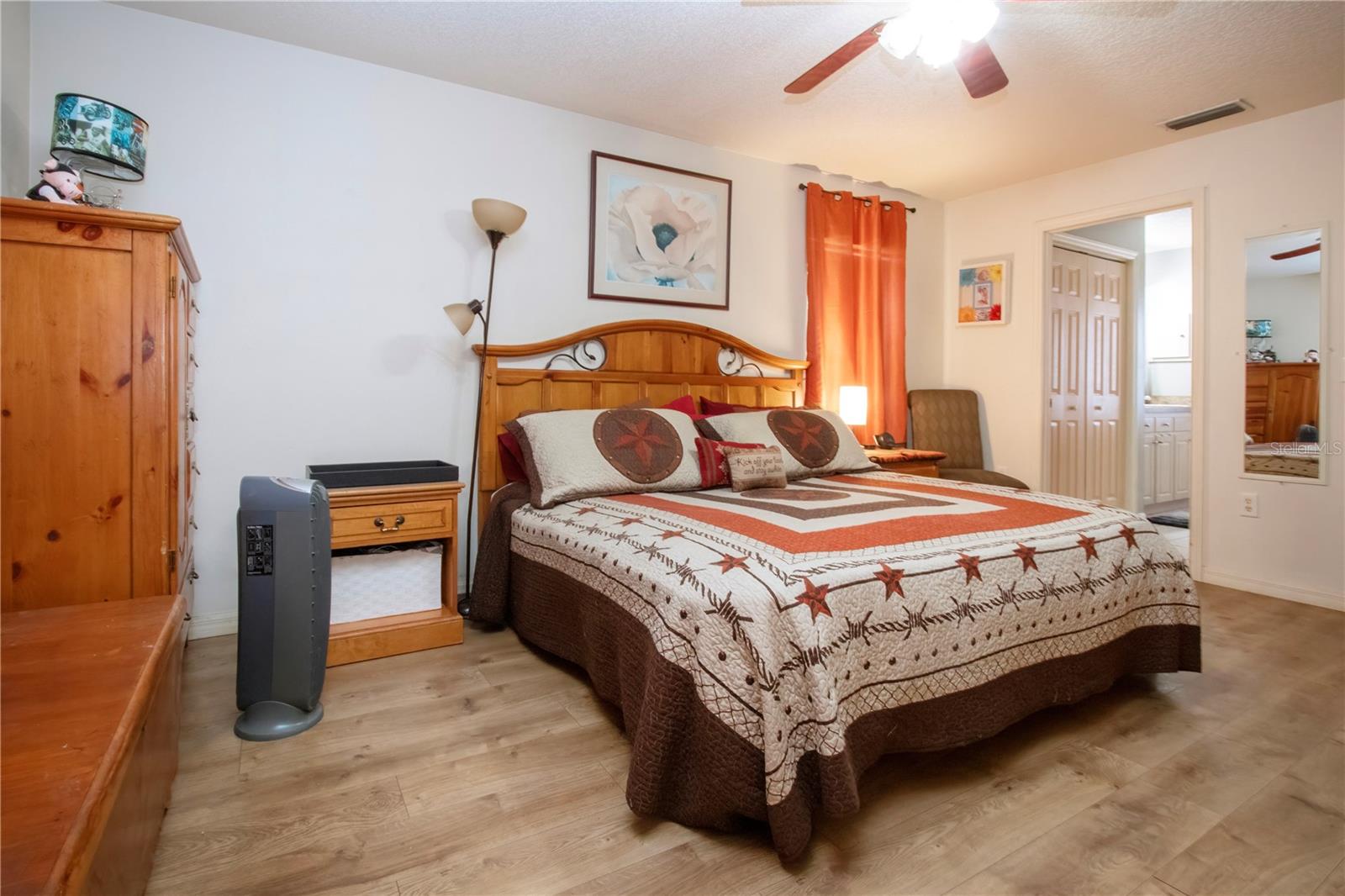 Listing photo id 27 for 408 River Bed Court
