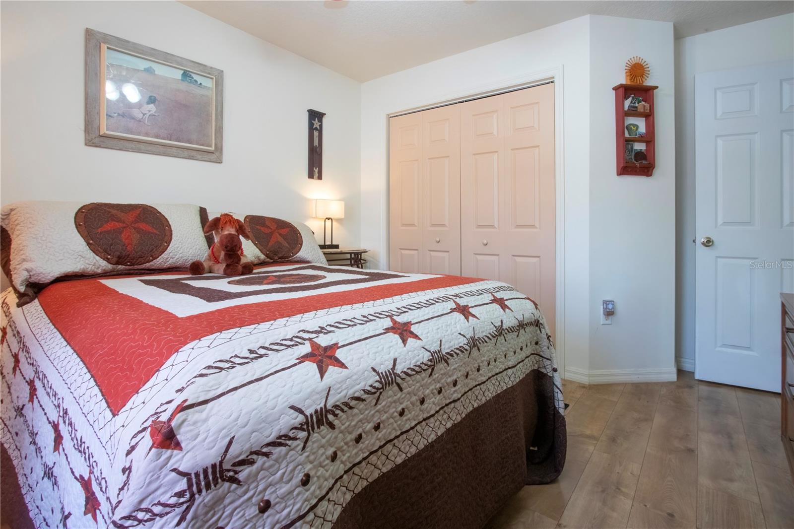Listing photo id 34 for 408 River Bed Court