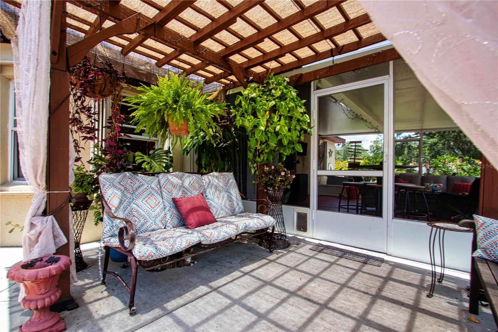 Listing photo id 49 for 408 River Bed Court