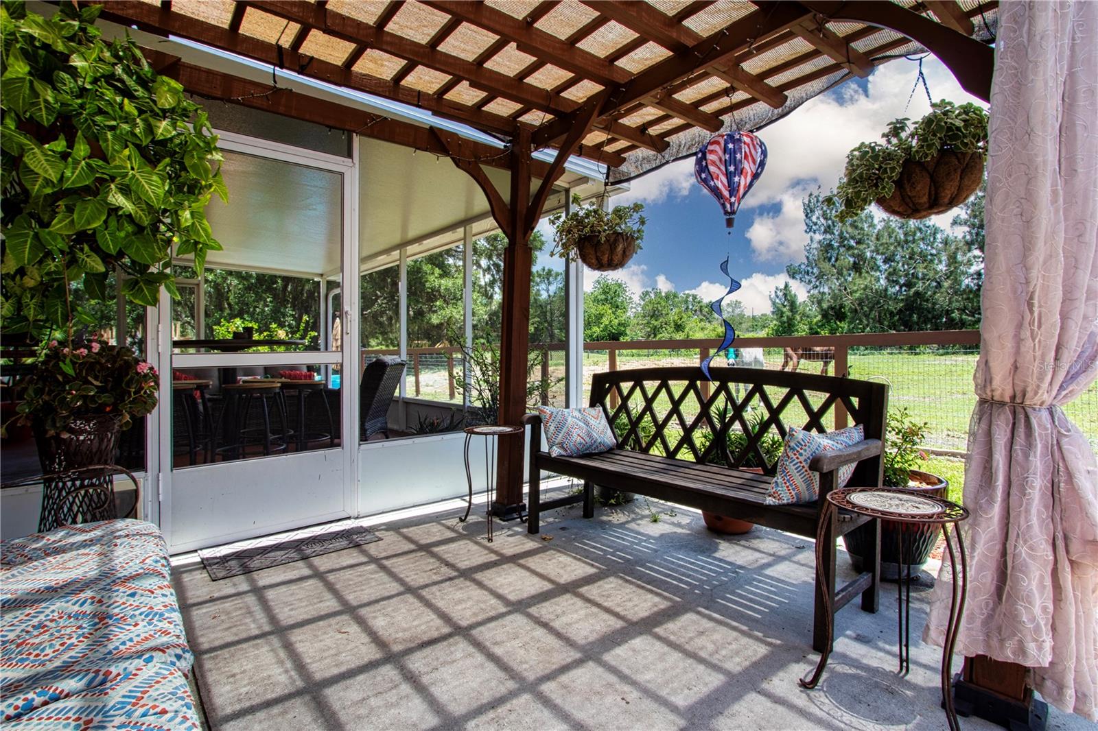 Listing photo id 50 for 408 River Bed Court