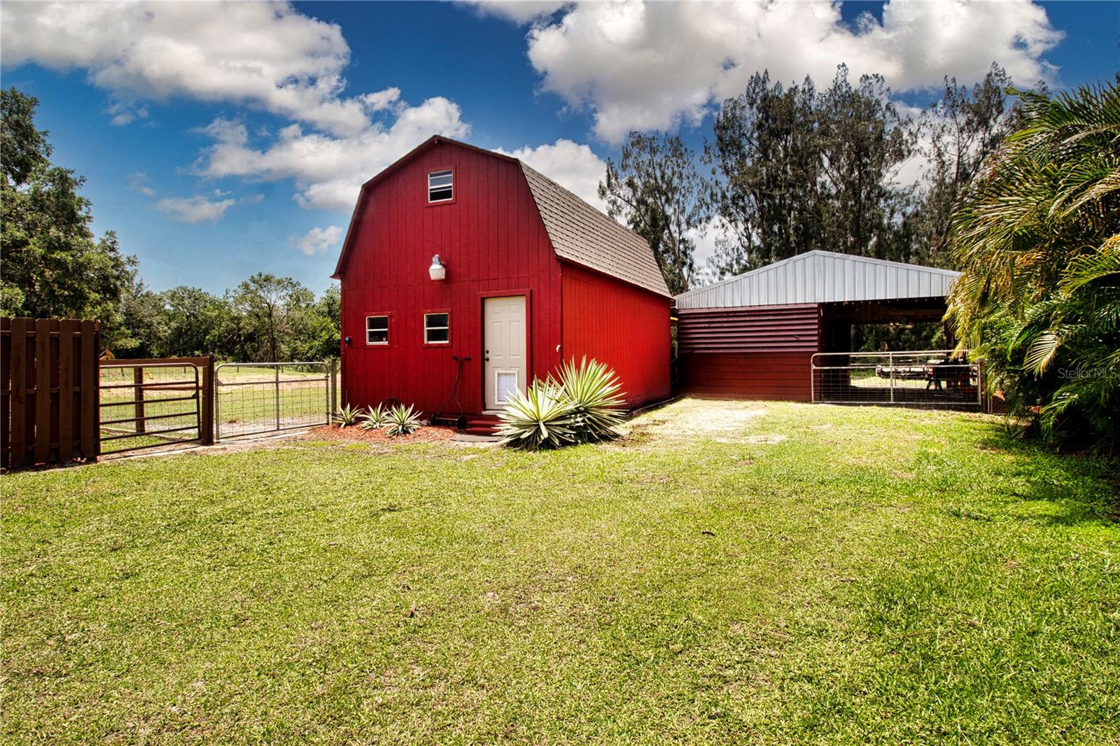 Listing photo id 59 for 408 River Bed Court