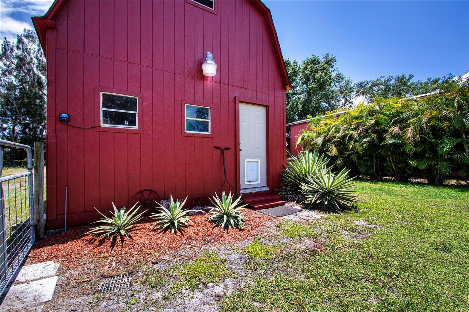 Listing photo id 60 for 408 River Bed Court