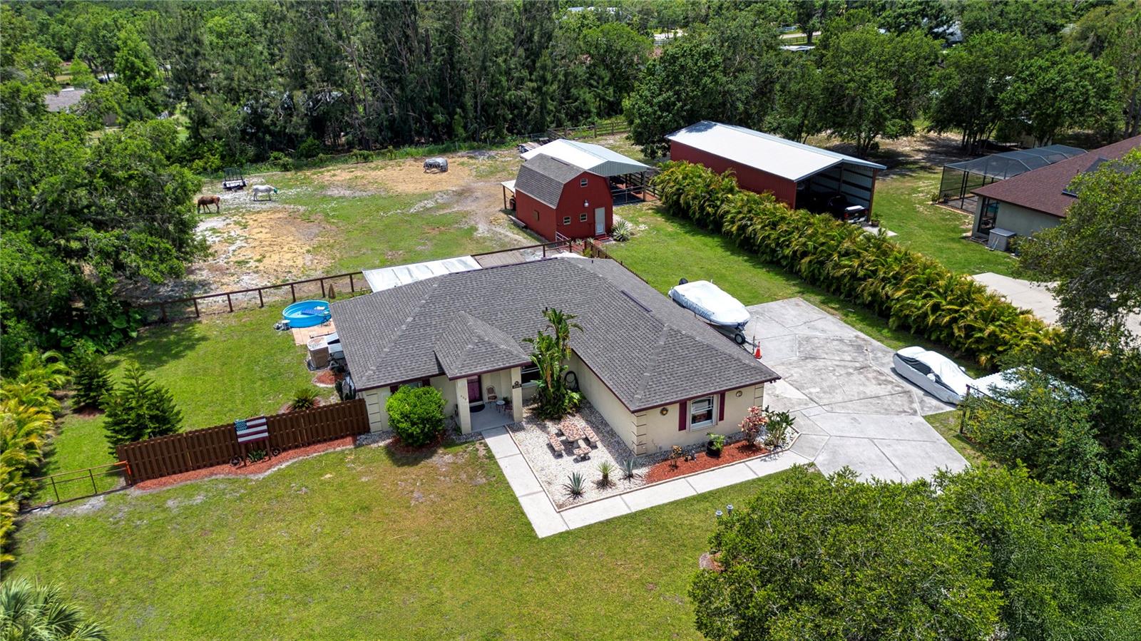 Listing photo id 5 for 408 River Bed Court
