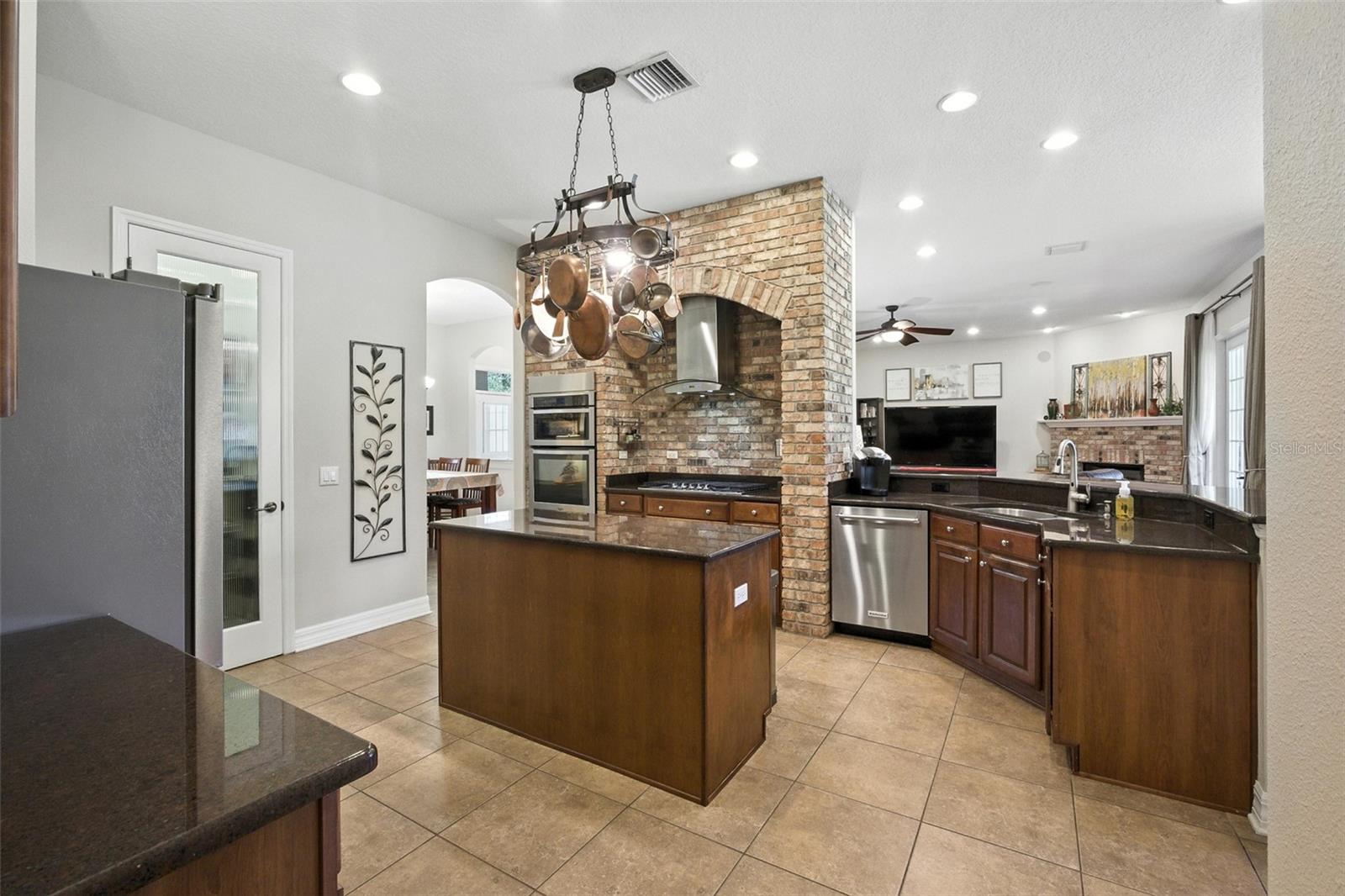 Image 10 of 51 For 13122 Done Groven Drive