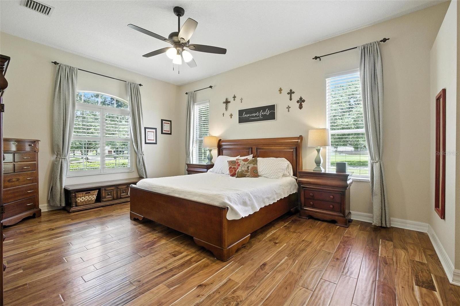 Image 18 of 51 For 13122 Done Groven Drive