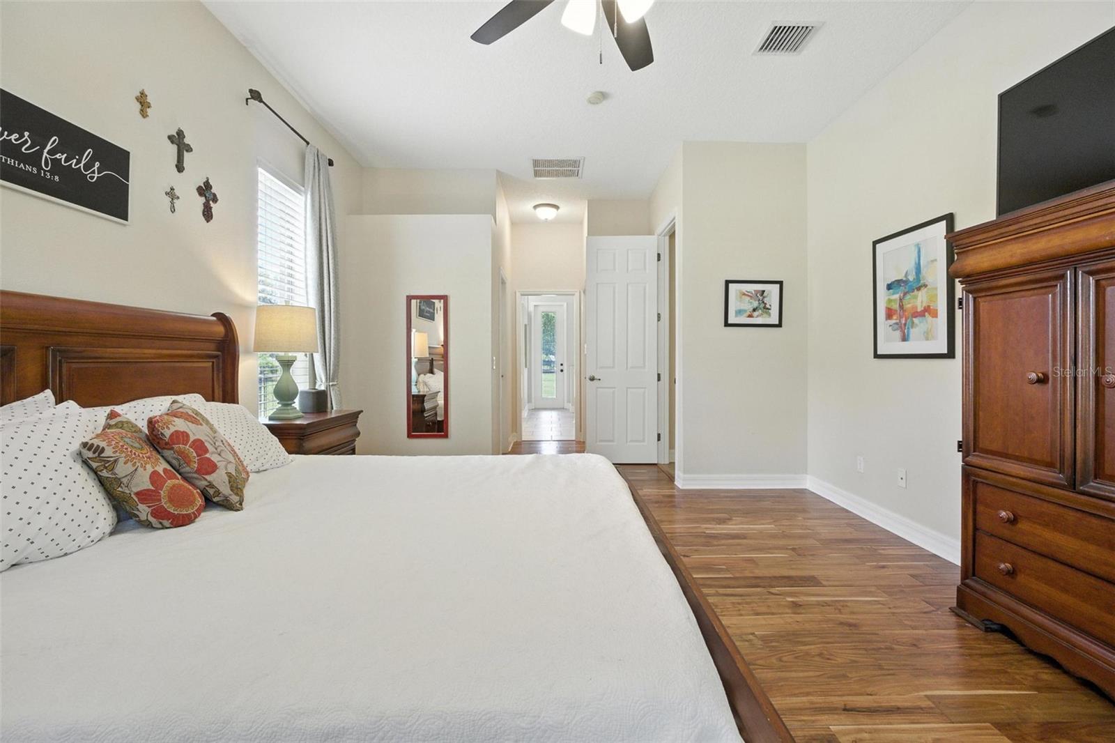 Image 20 of 51 For 13122 Done Groven Drive