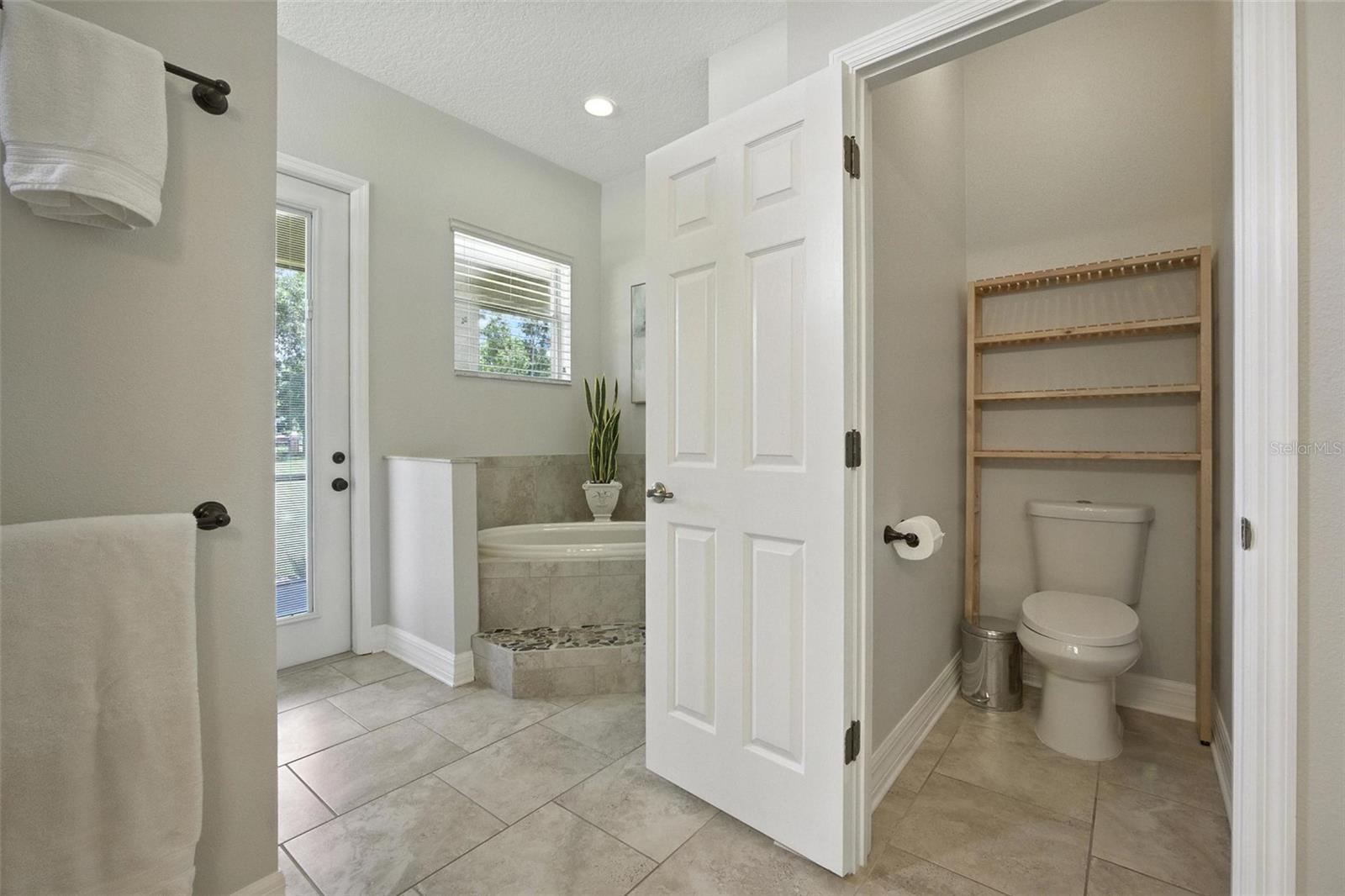 Image 25 of 51 For 13122 Done Groven Drive