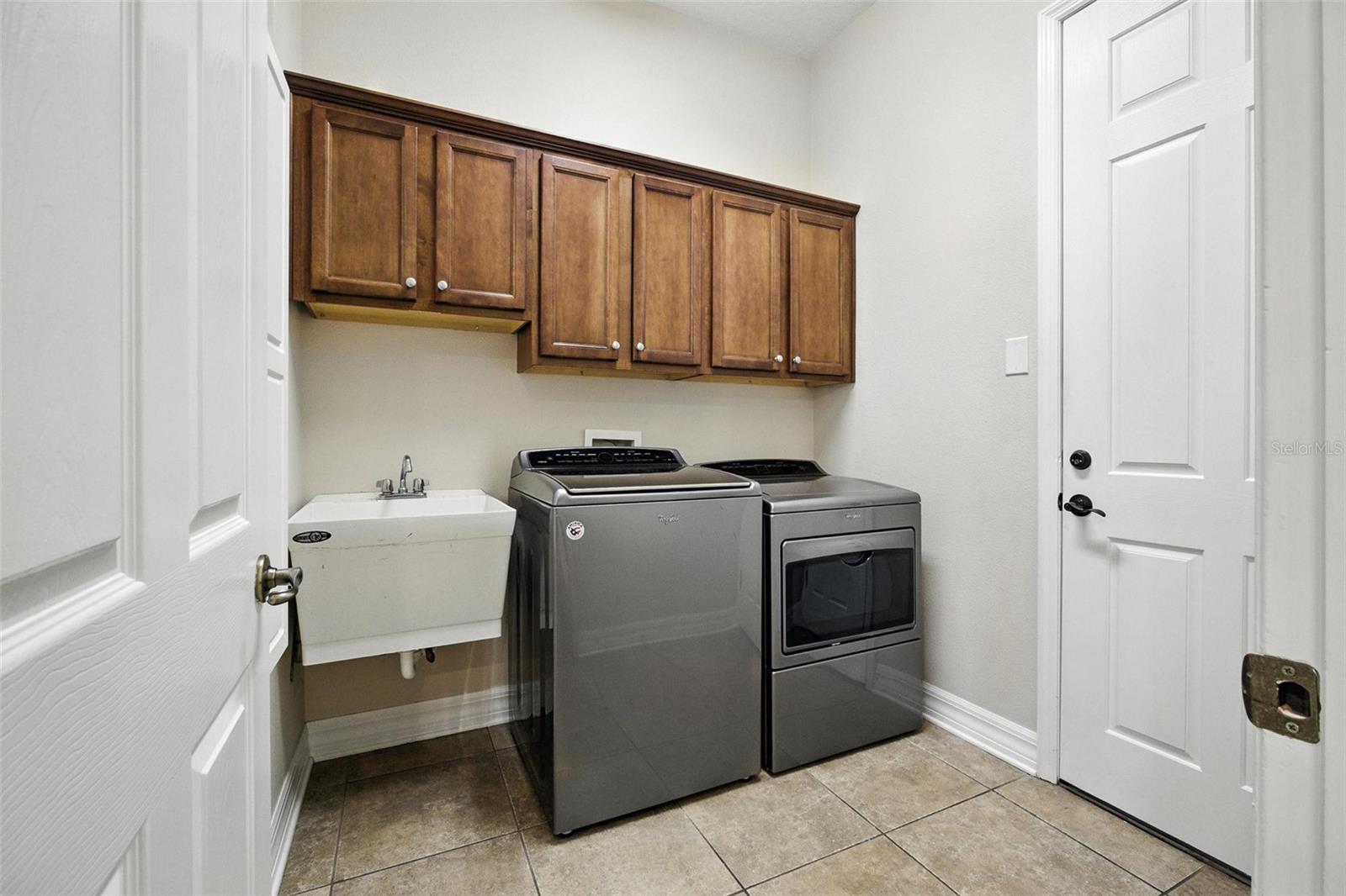 Image 33 of 51 For 13122 Done Groven Drive