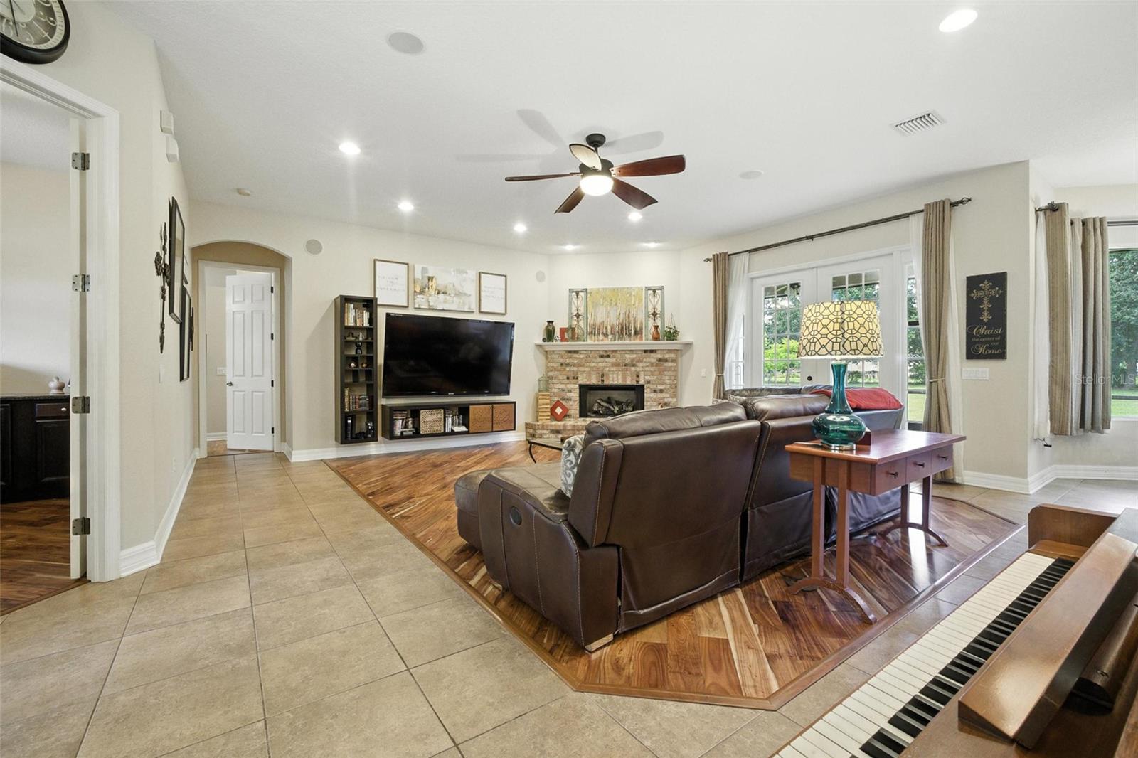 Image 9 of 51 For 13122 Done Groven Drive