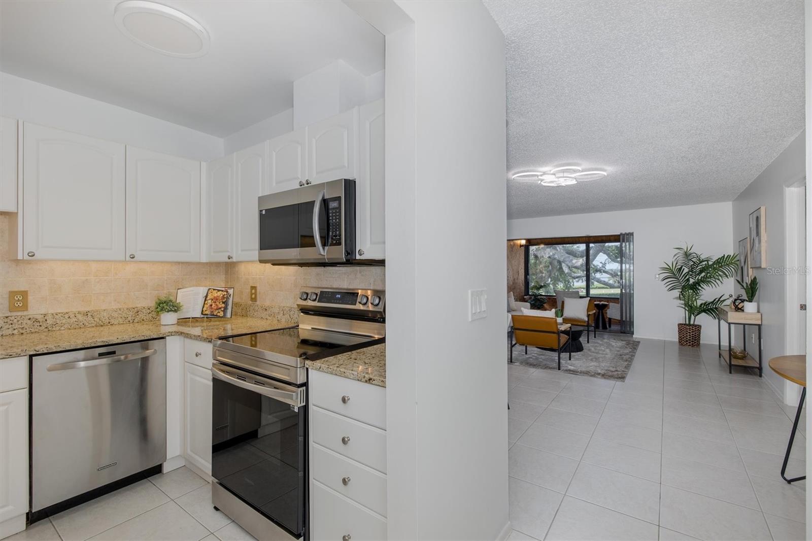 Image 16 of 43 For 413 Bayshore Boulevard 5