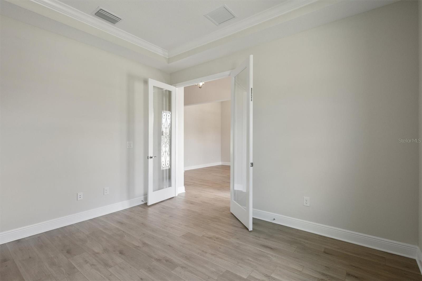 Image 11 of 33 For 14531 Swiss Bridge Drive