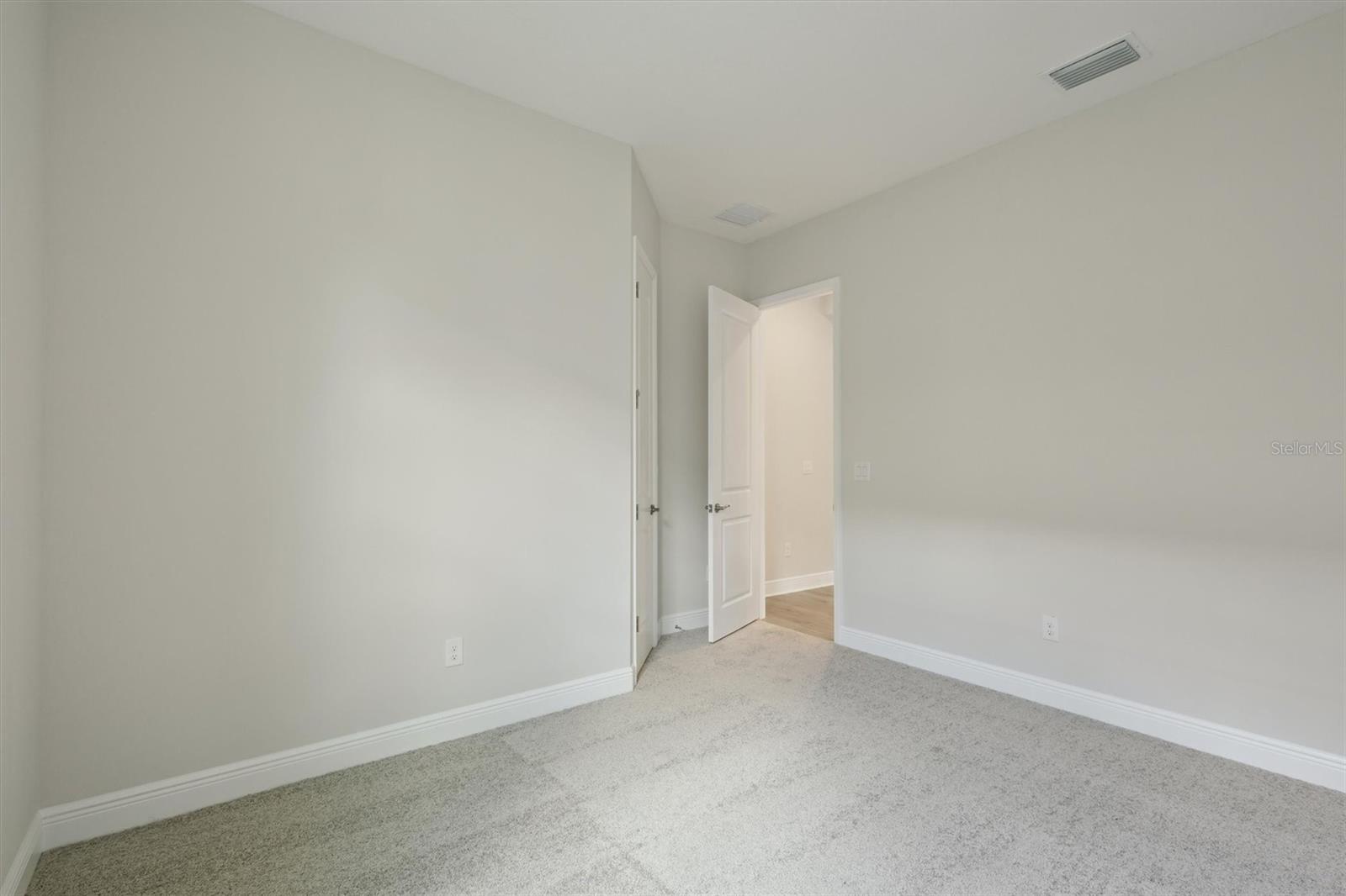 Image 18 of 33 For 14531 Swiss Bridge Drive