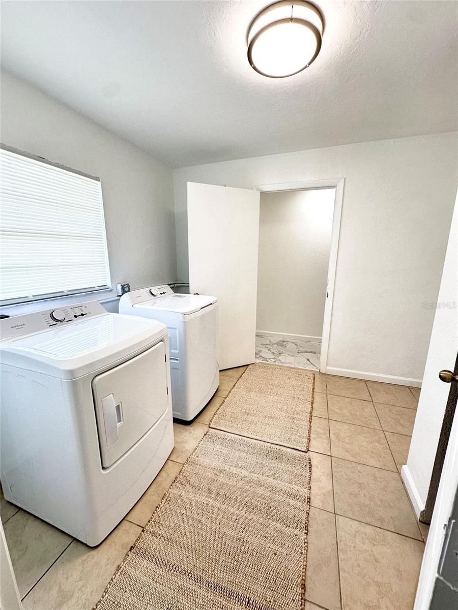 Image 21 of 25 For 121 Granada Boulevard