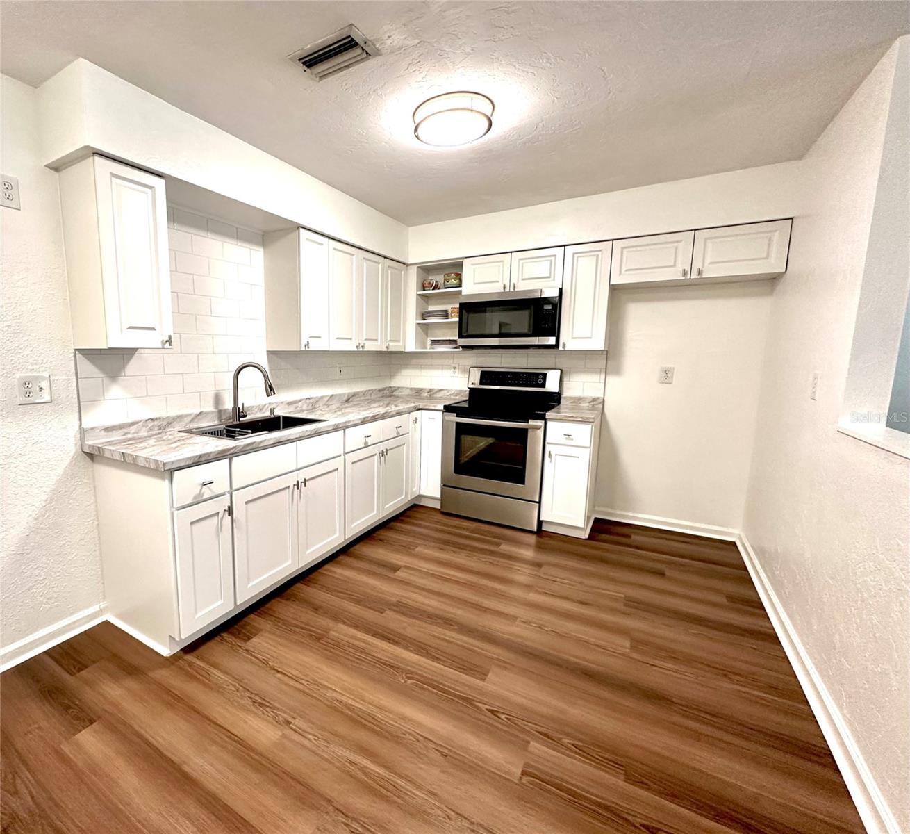 Image 5 of 25 For 121 Granada Boulevard