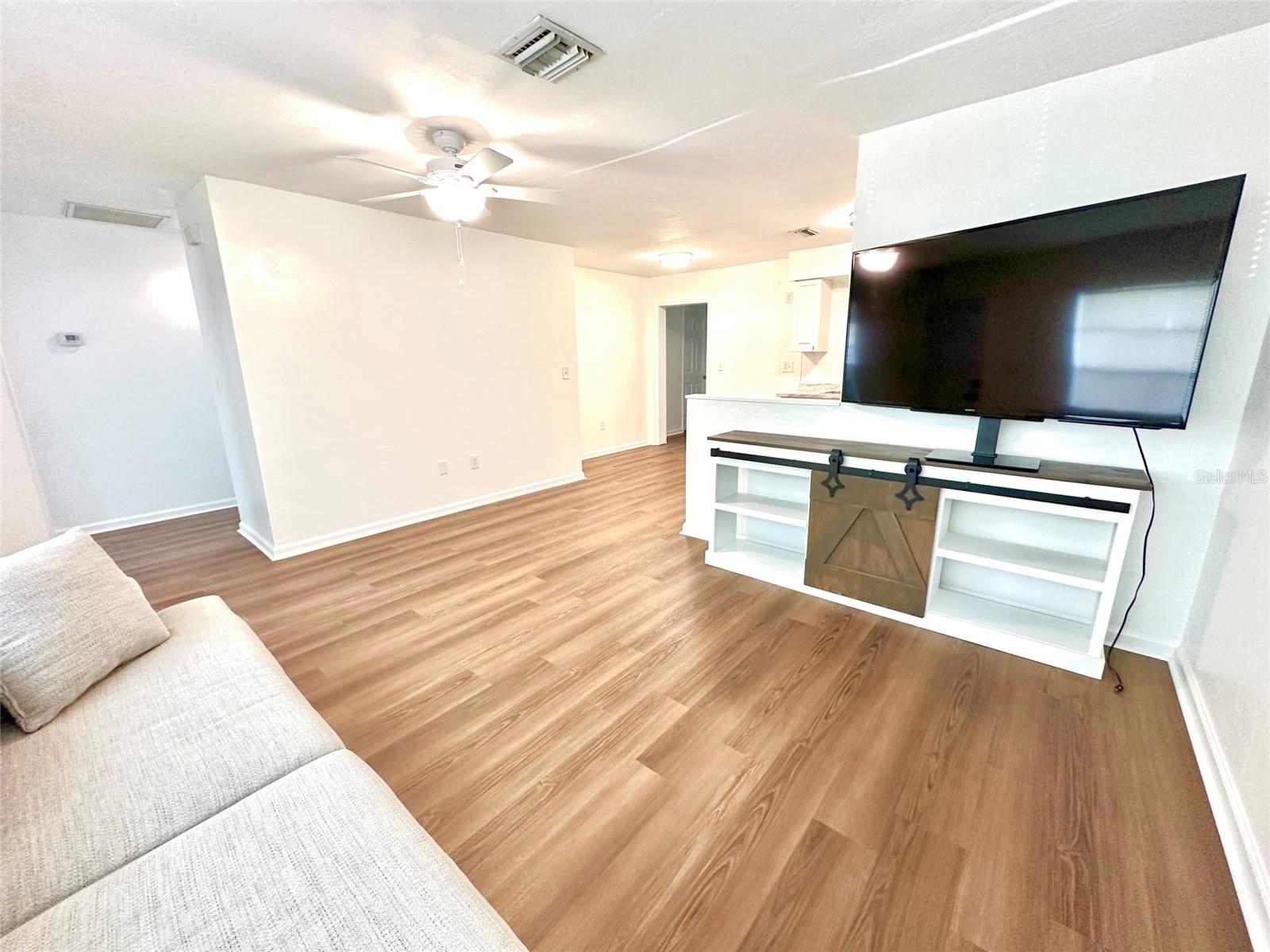 Image 8 of 25 For 121 Granada Boulevard