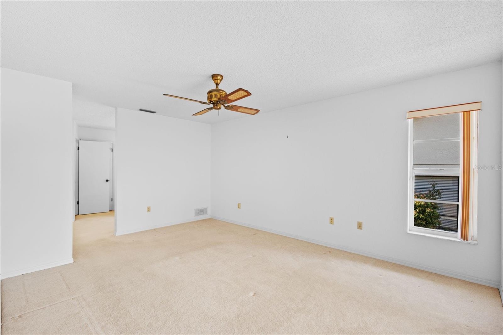Image 16 of 28 For 1247 Venetia Drive