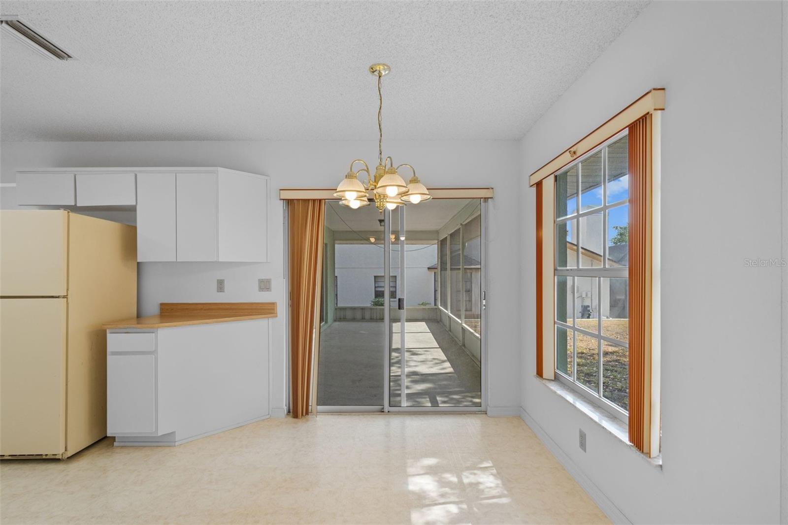 Image 6 of 28 For 1247 Venetia Drive