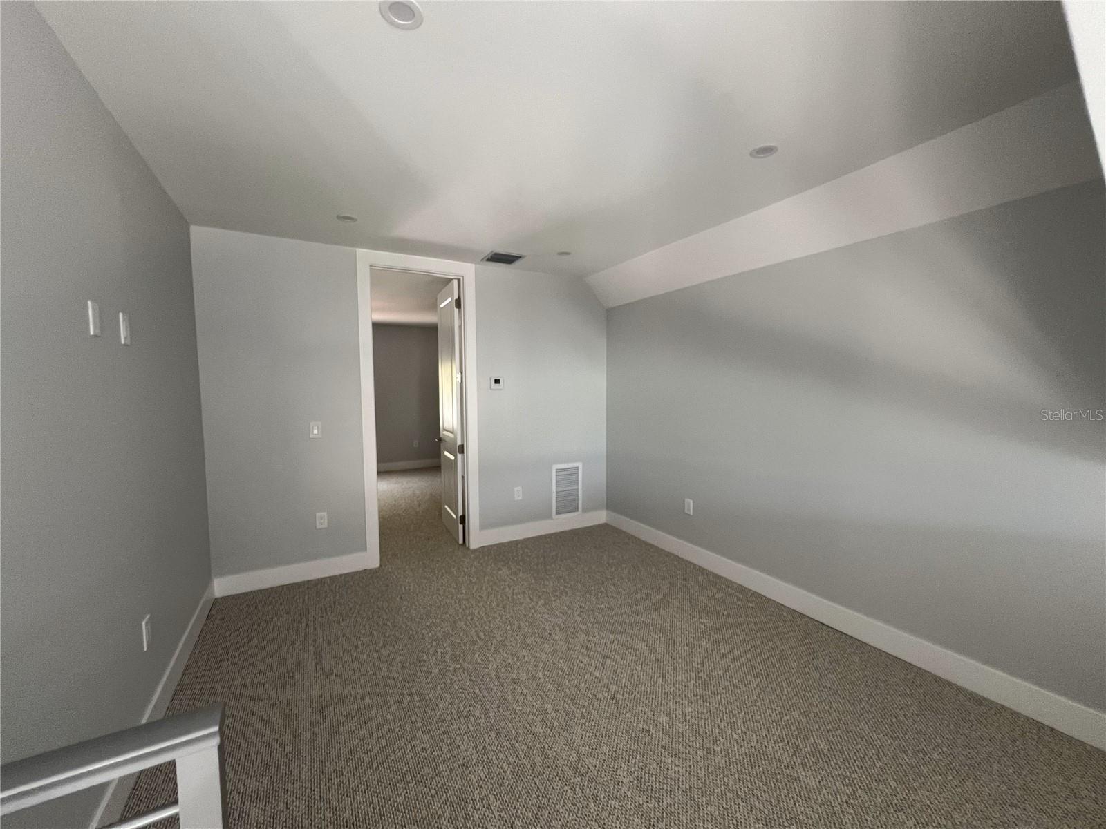 Image 19 of 25 For 132 Riviera Drive