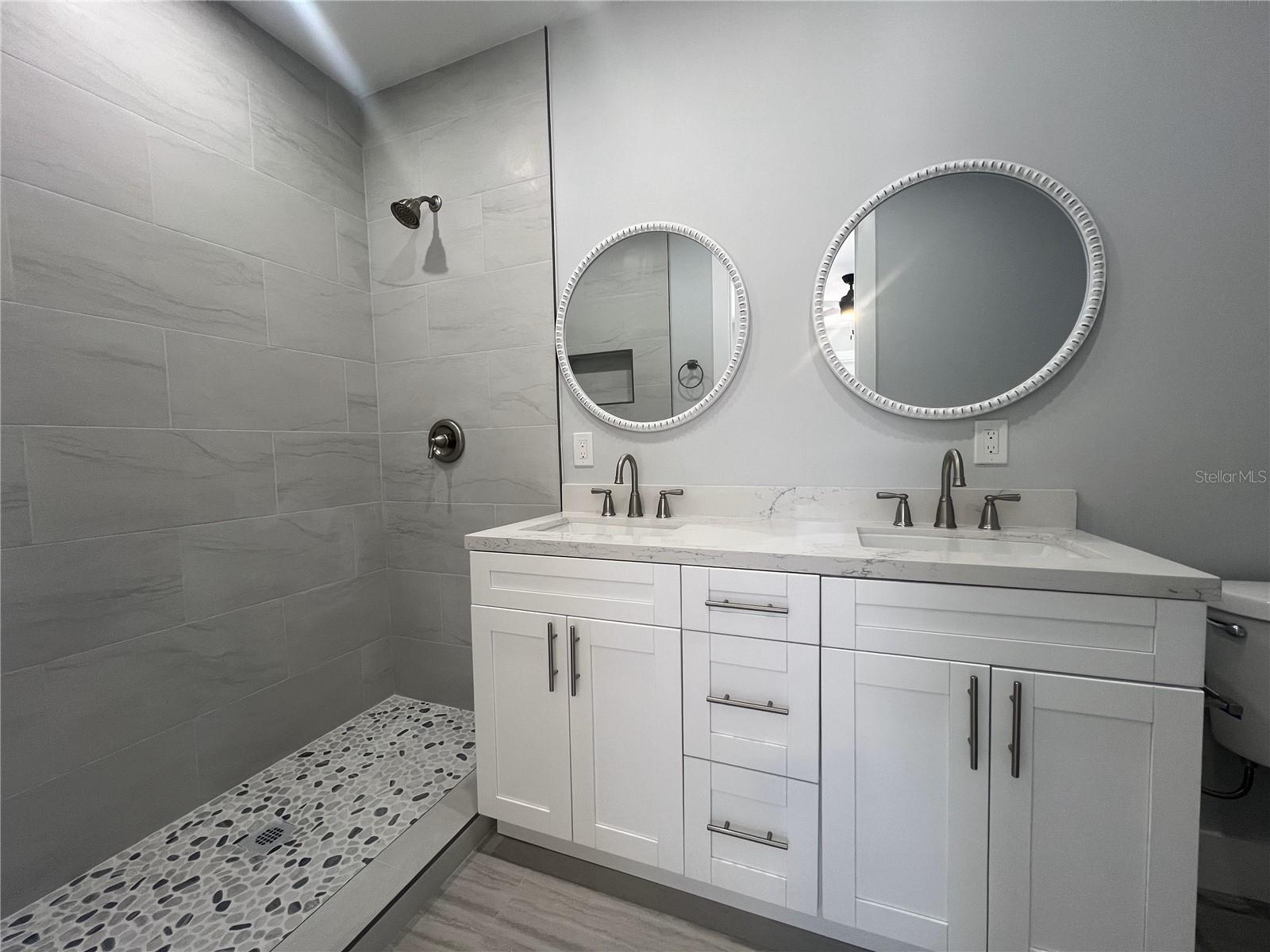 Image 21 of 25 For 132 Riviera Drive