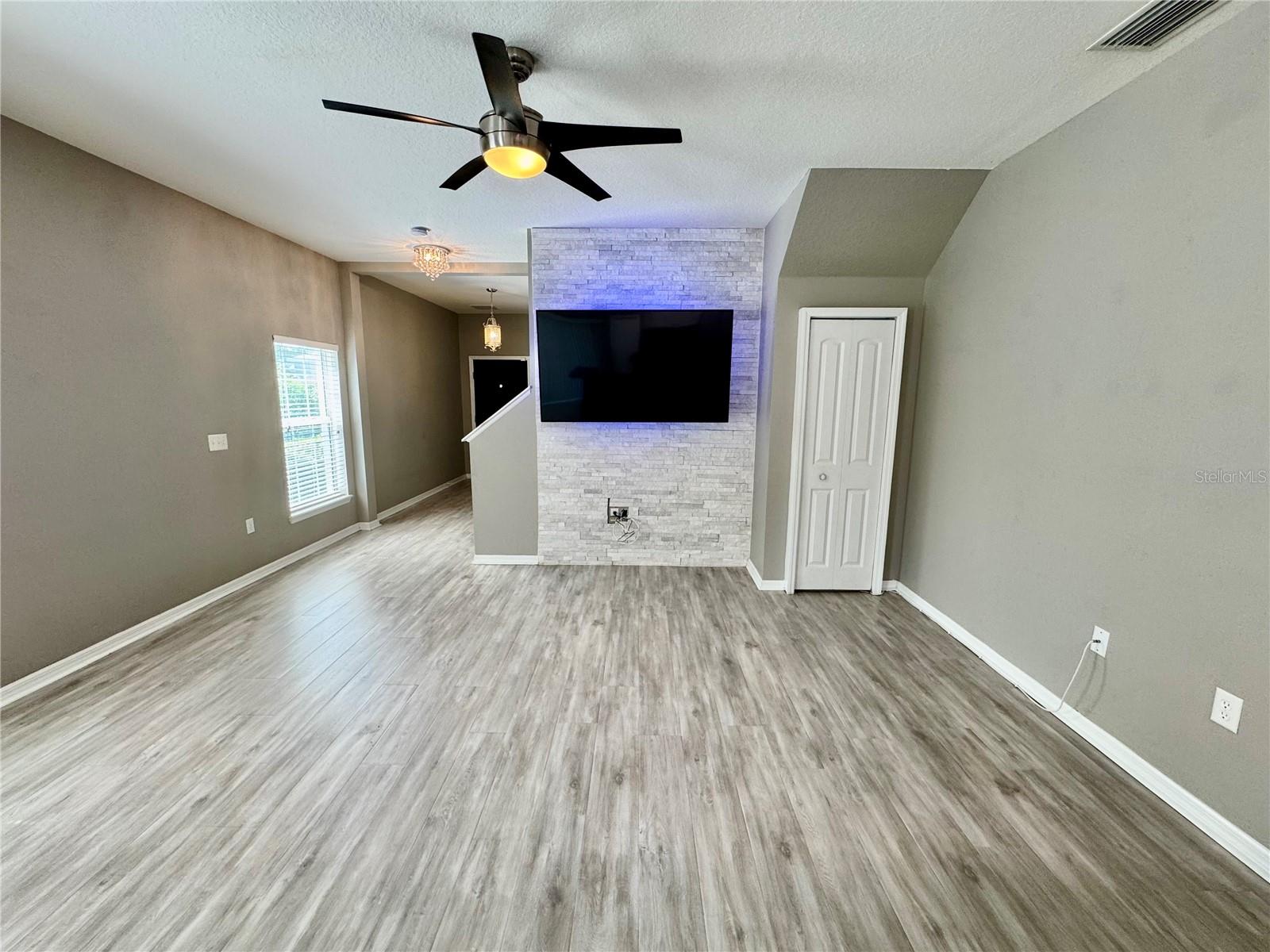 Image 9 of 19 For 1878 Greenwood Valley Drive